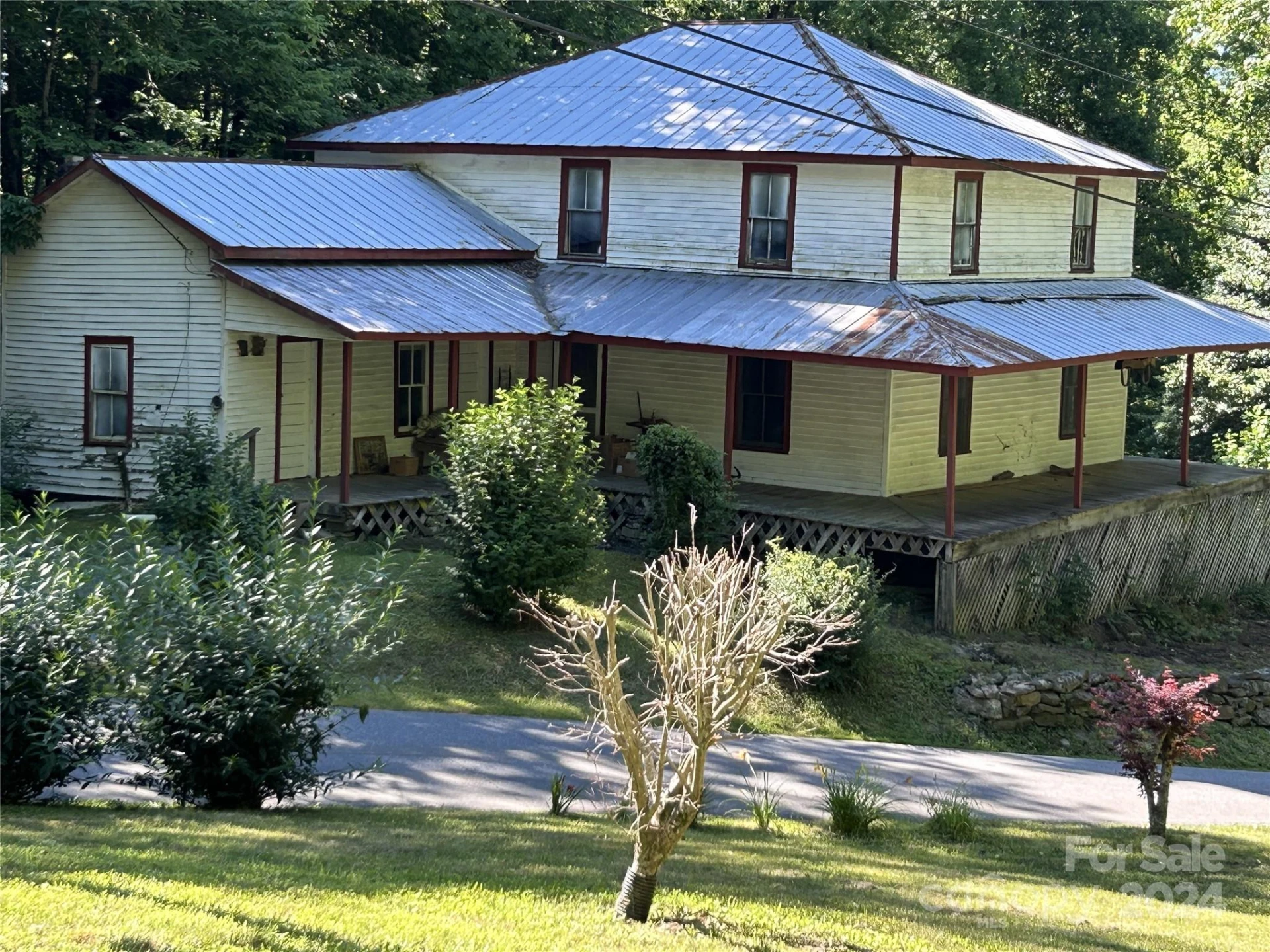 664 Woodfin Road - Photo 17