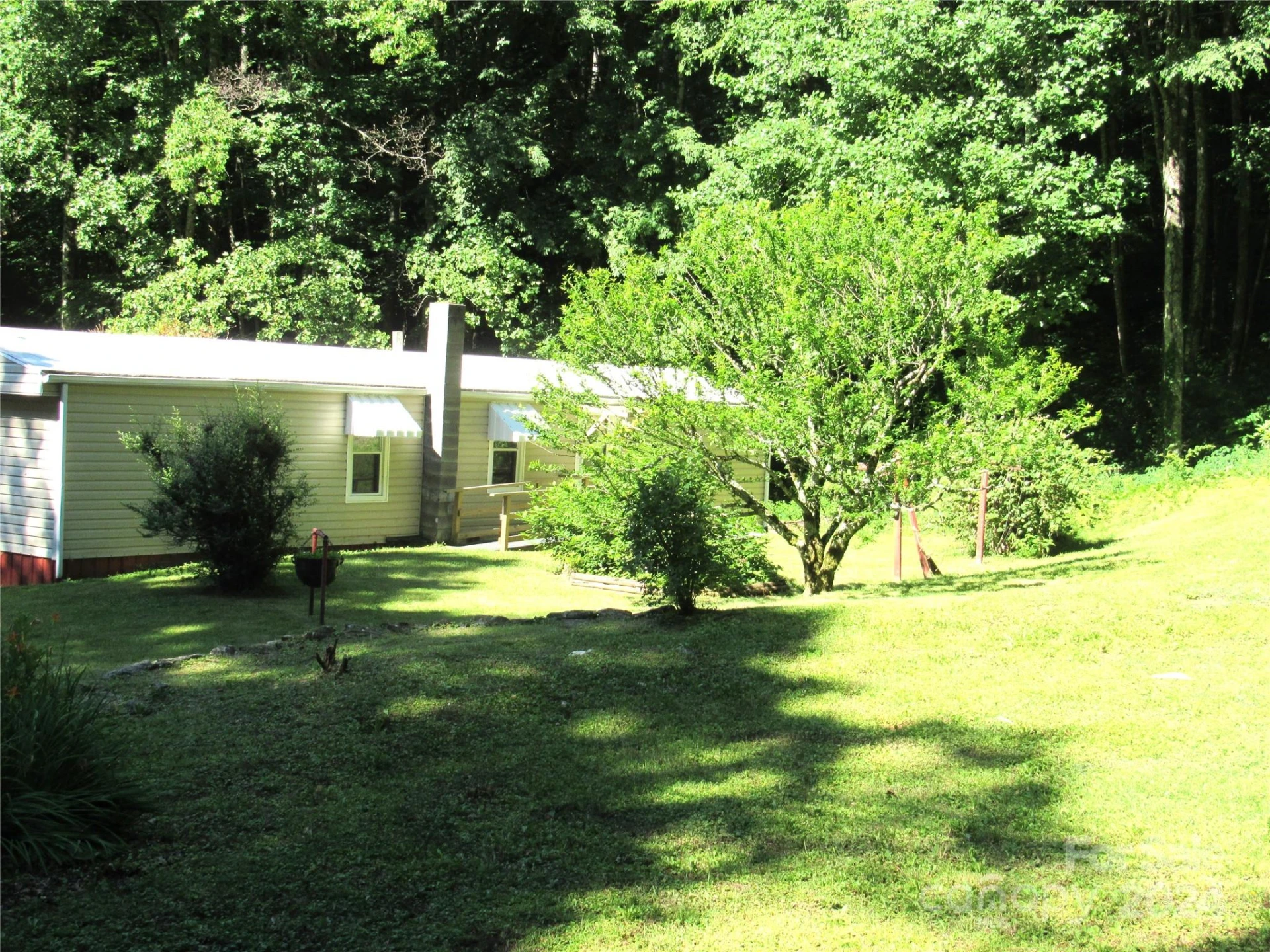 664 Woodfin Road - Photo 3