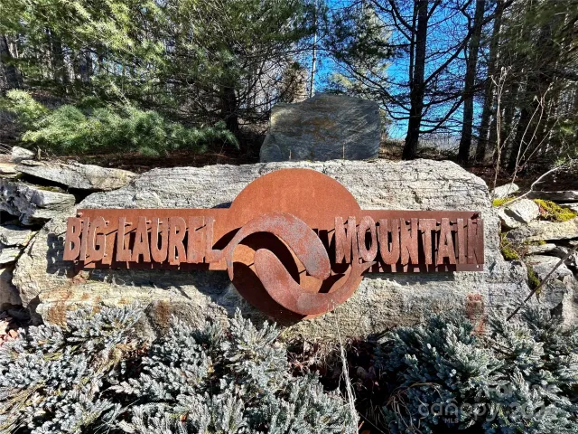 275 Overlook Lane