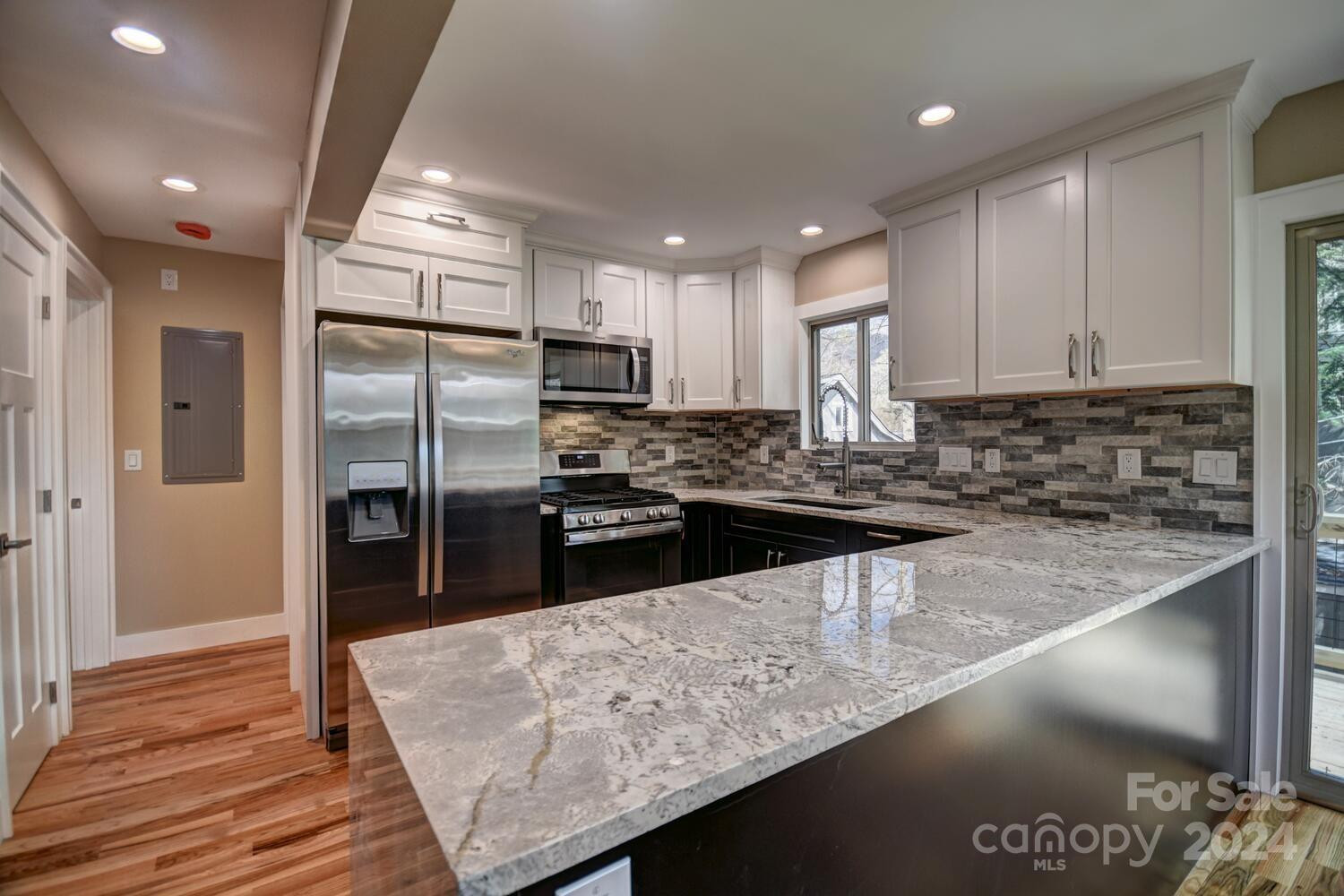 20 Lisa Lane - Photo 6