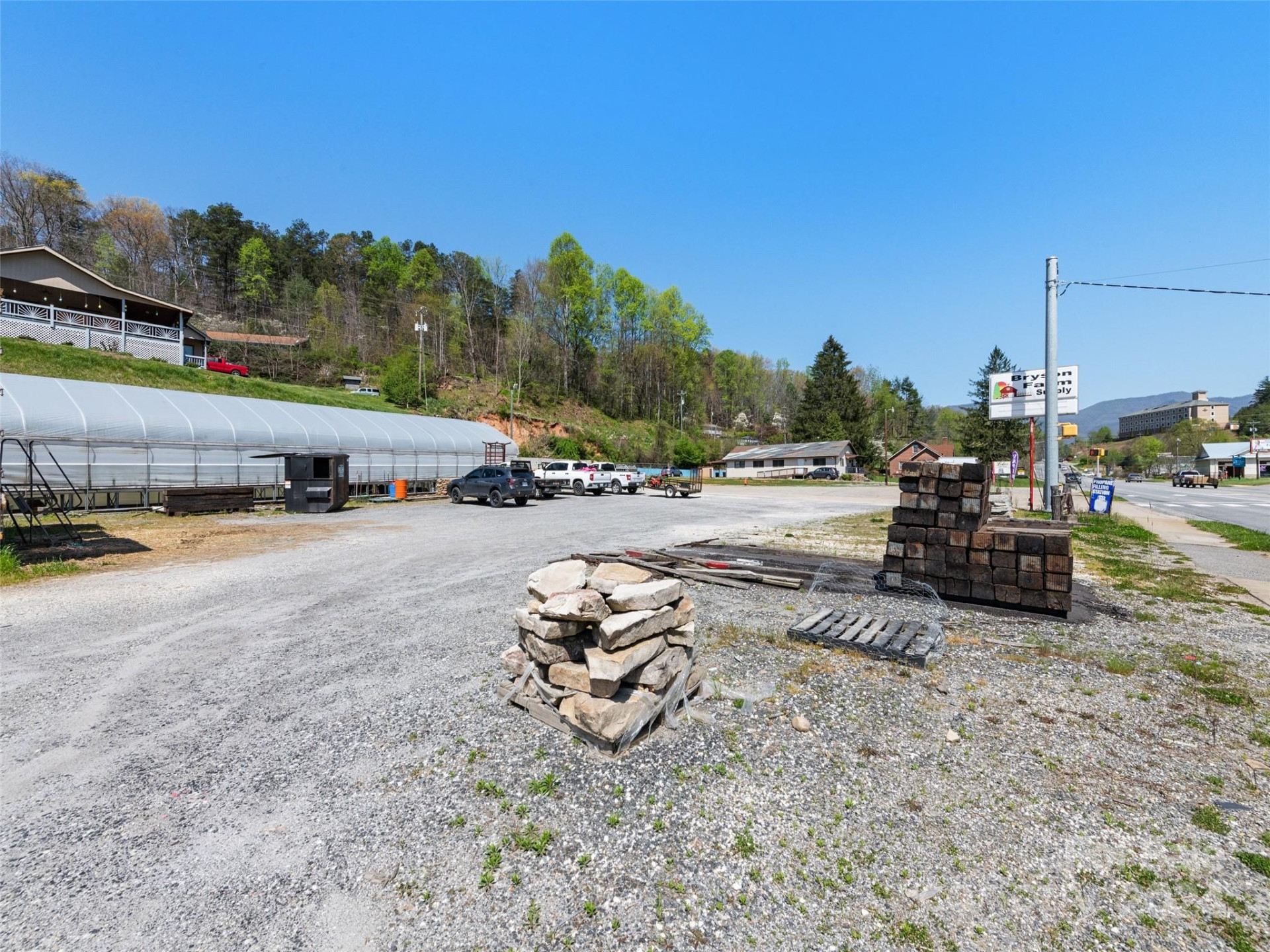 1526 East Main Street - Photo 11