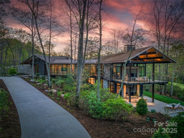 374 Walnut Valley Parkway, Arden, NC, 28704