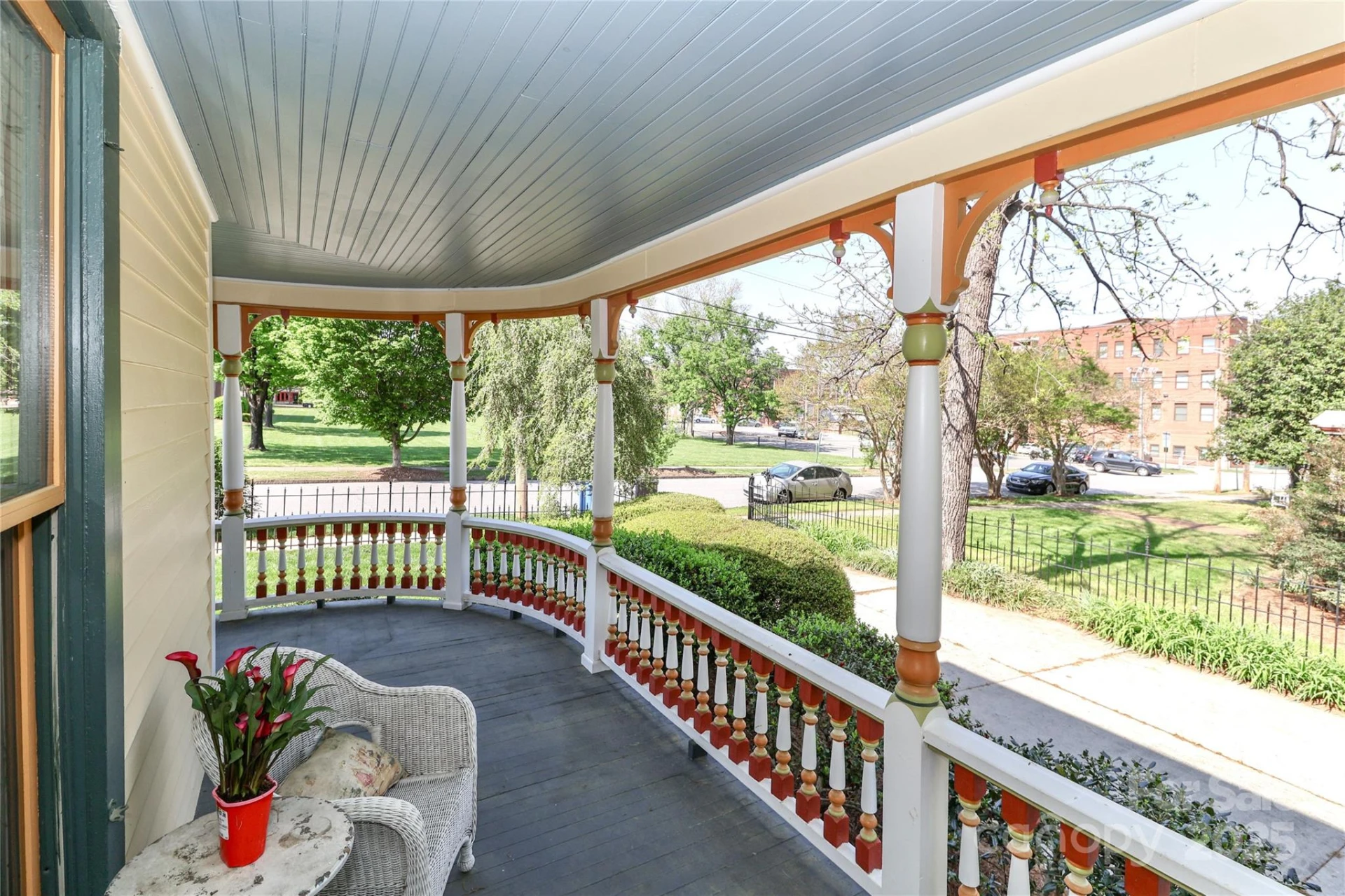 235 Walnut Street - Photo 5