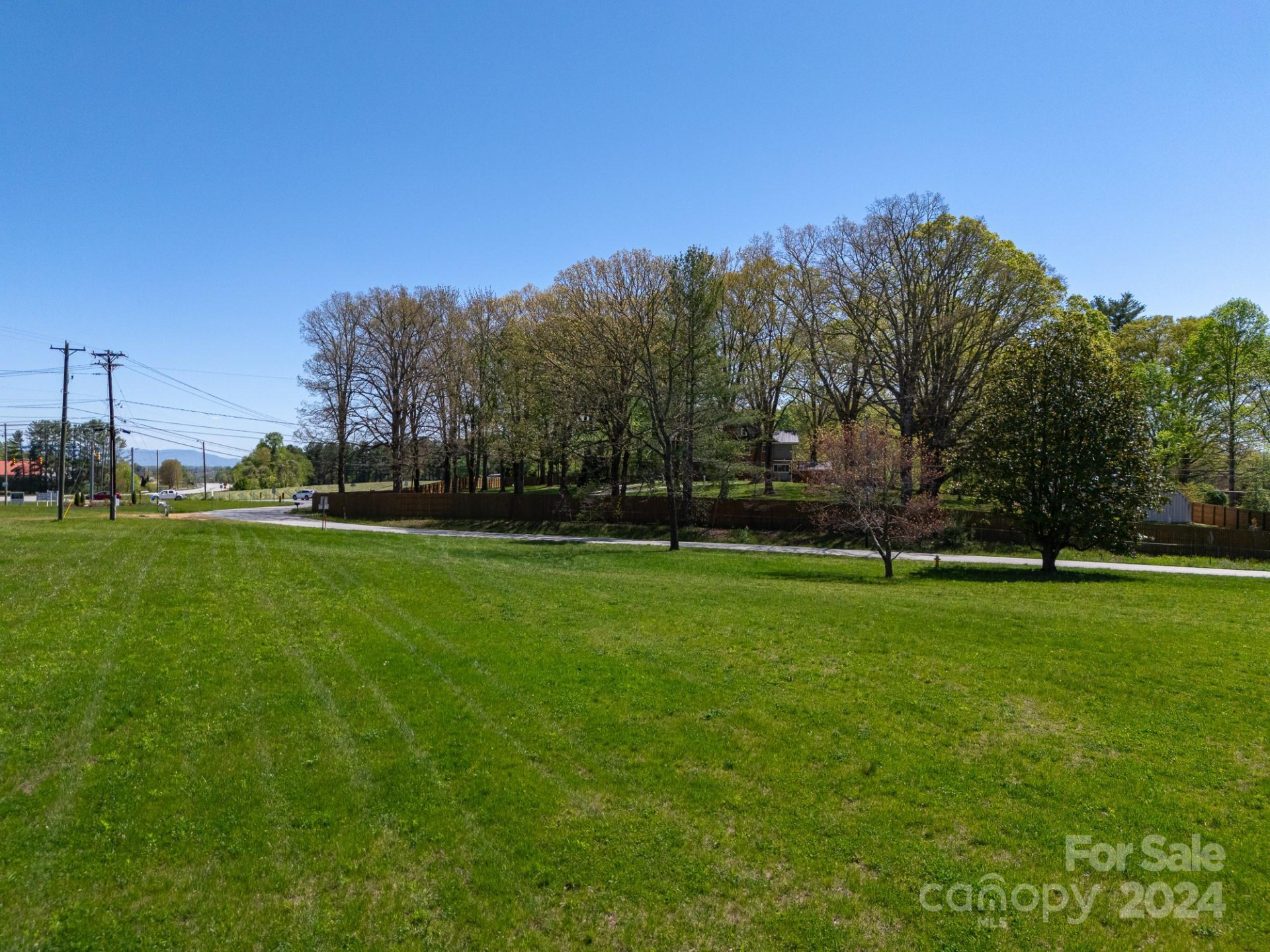320 Turnpike Road - Photo 2