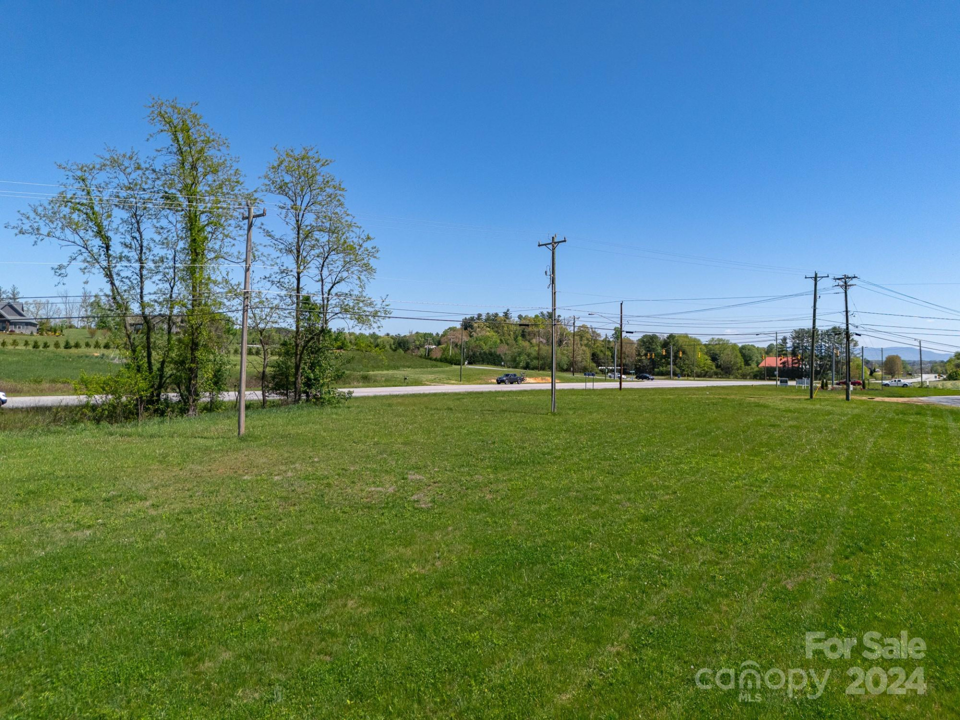 320 Turnpike Road - Photo 4