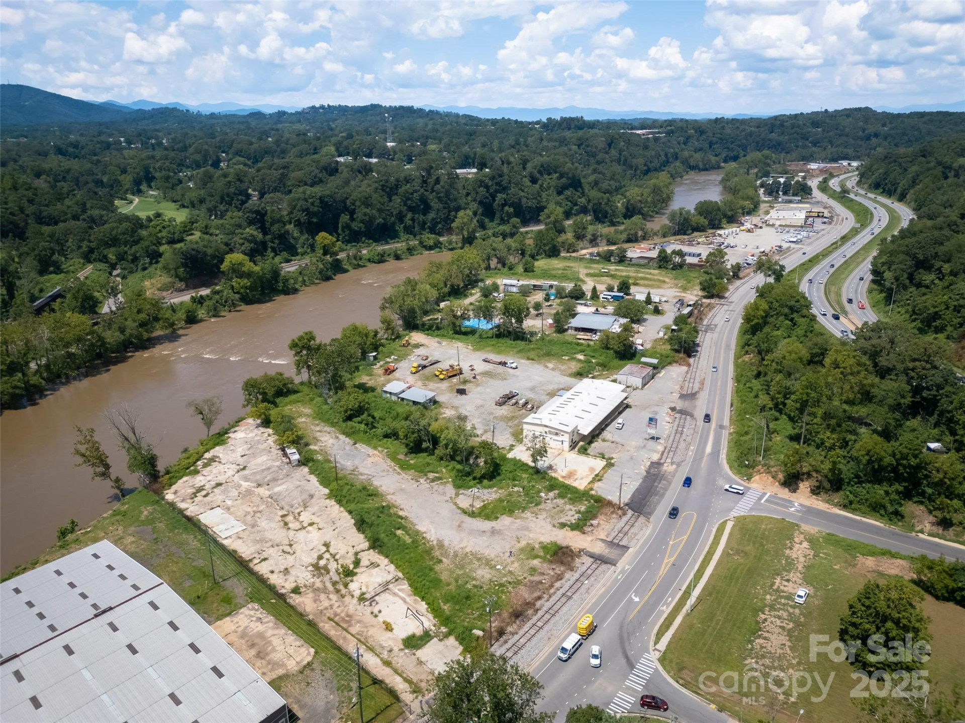 458 Riverside Drive - Photo 3