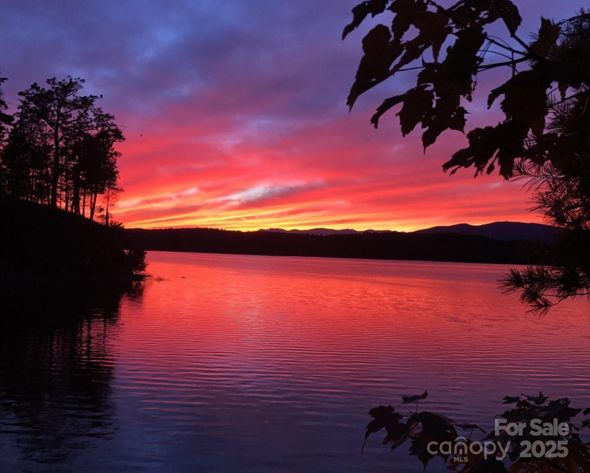 5339 Knollview Drive - Photo 5