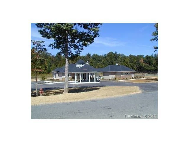212 Potters Landing - Photo 3