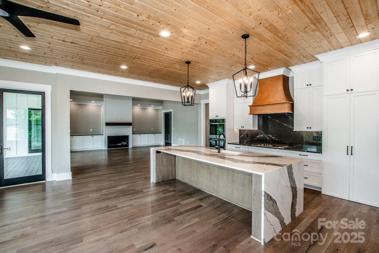 110 Emmaline Court - Photo 14