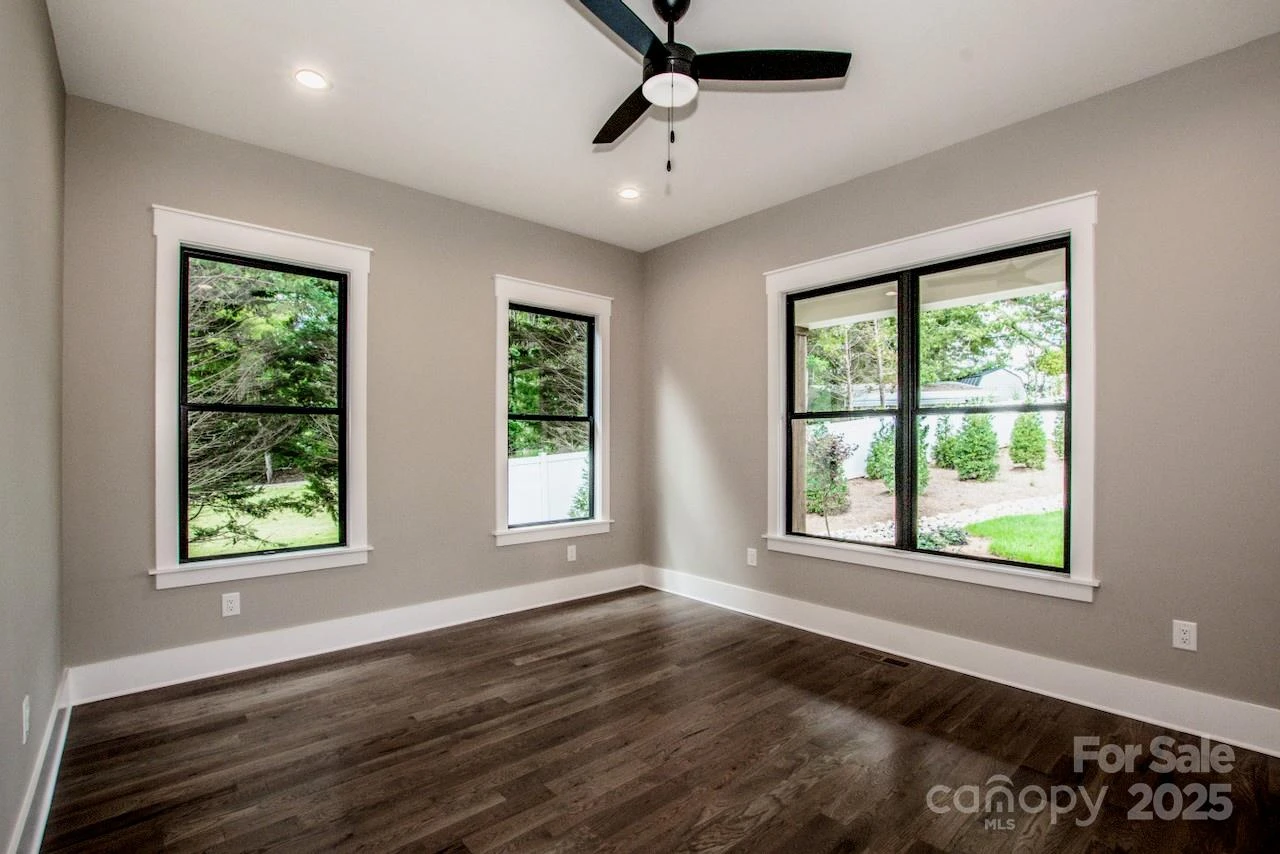 110 Emmaline Court - Photo 8