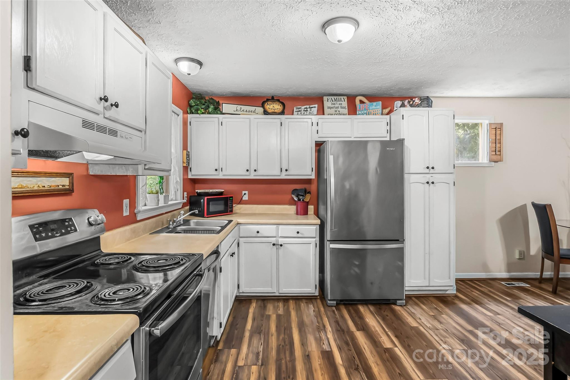 218 Davis Drive - Photo 2