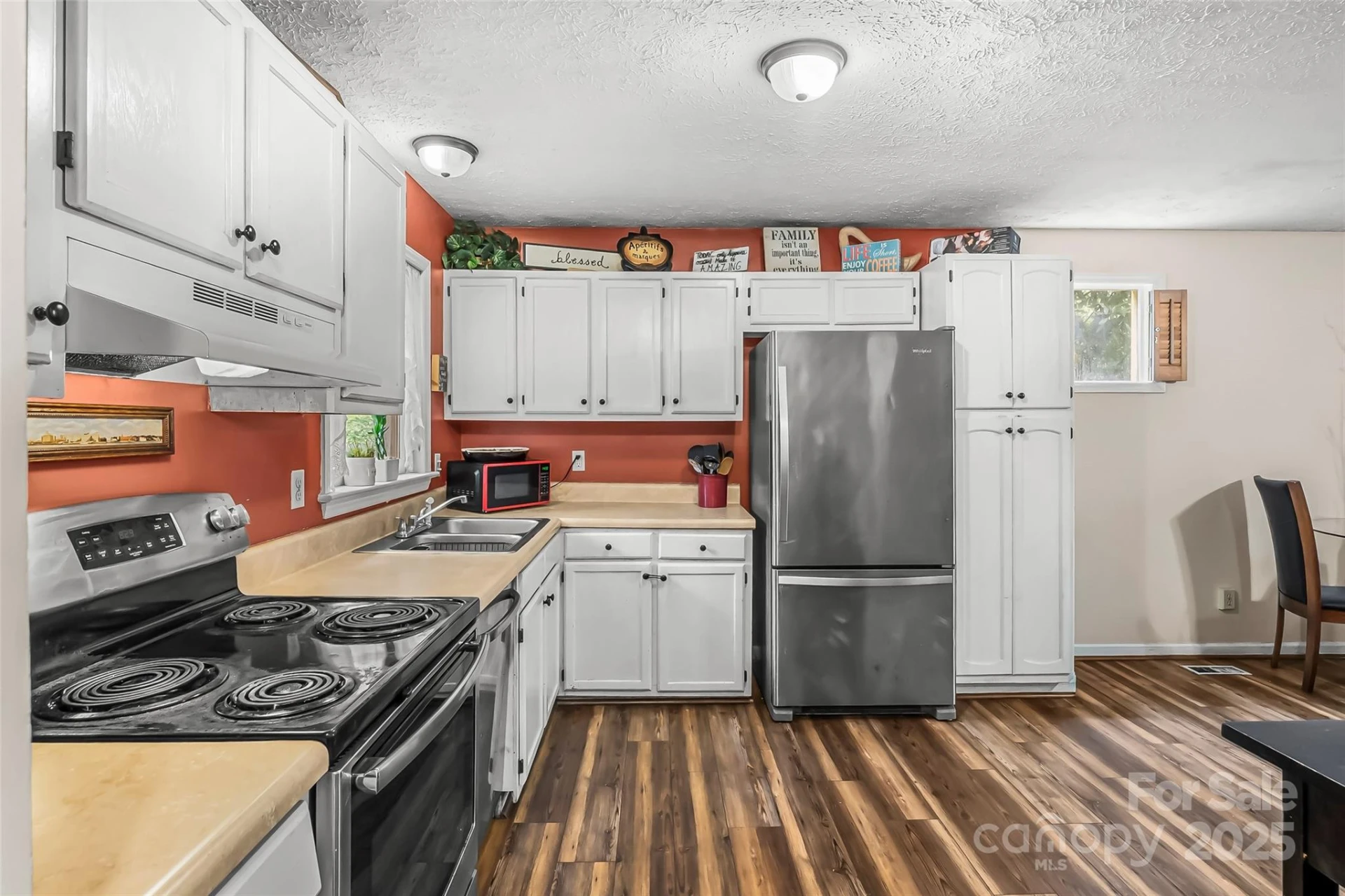 218 Davis Drive - Photo 2