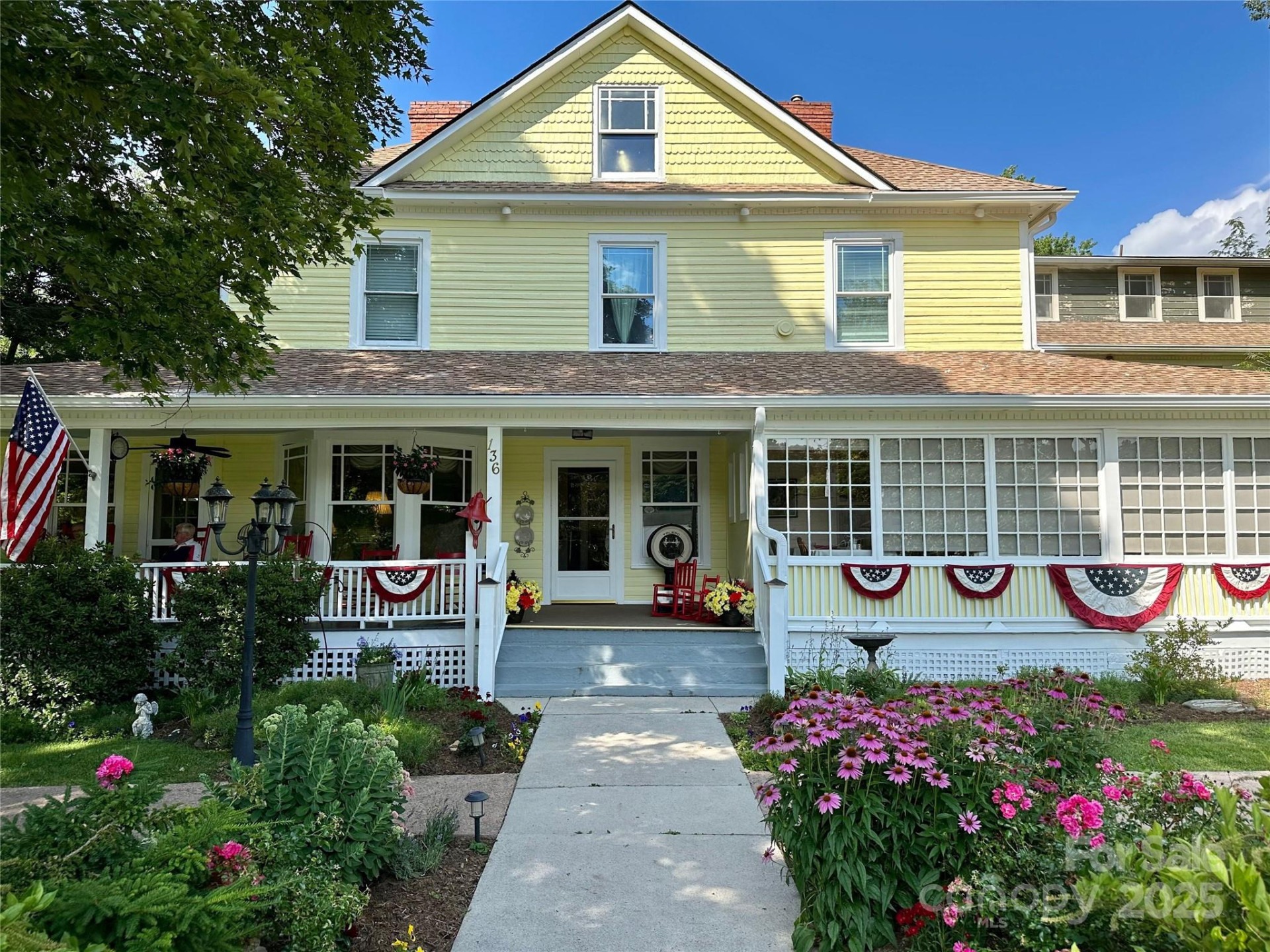 136 Dougherty Street - Photo 2