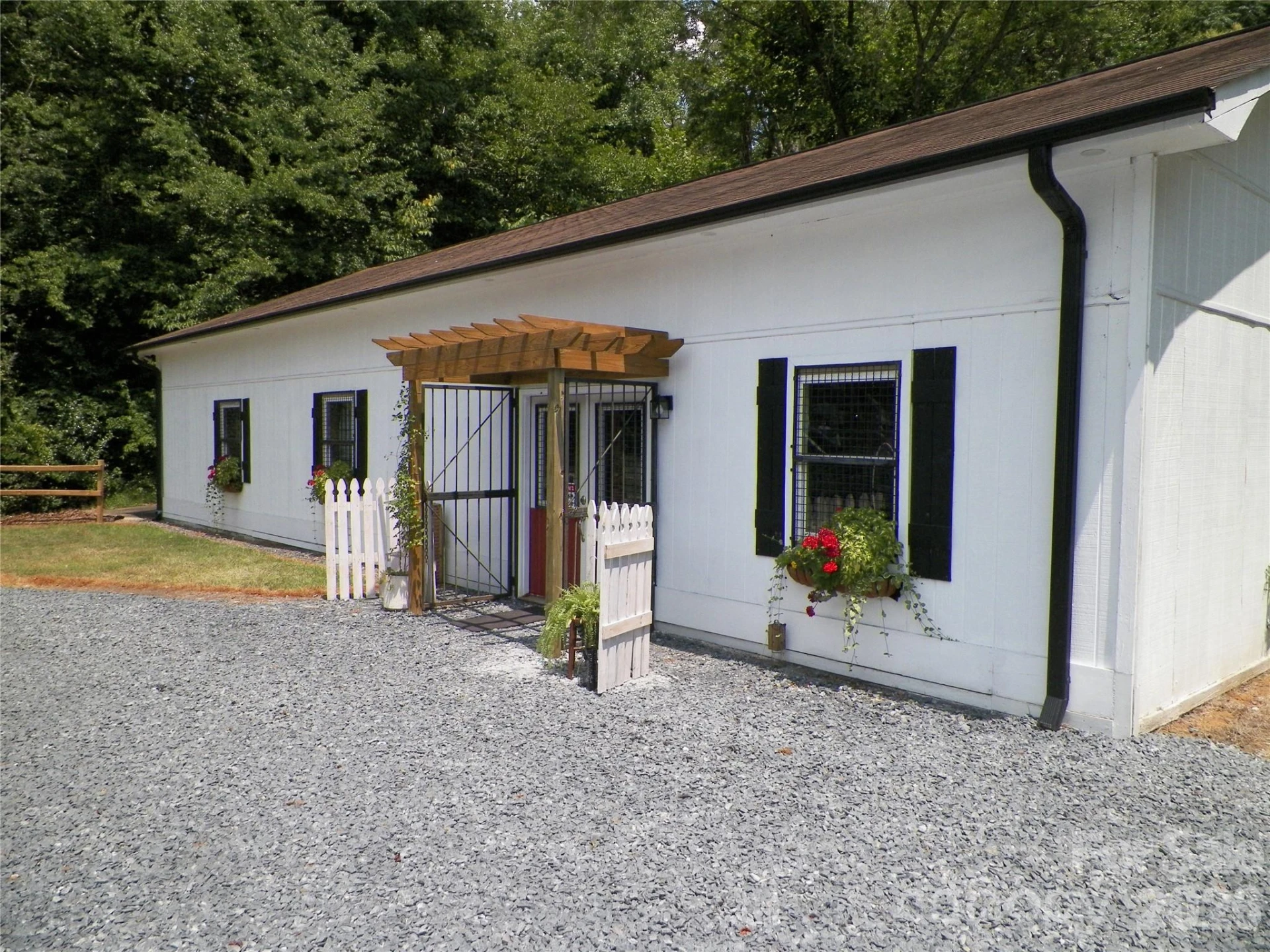 500 Julius Chambers Avenue - Photo 2