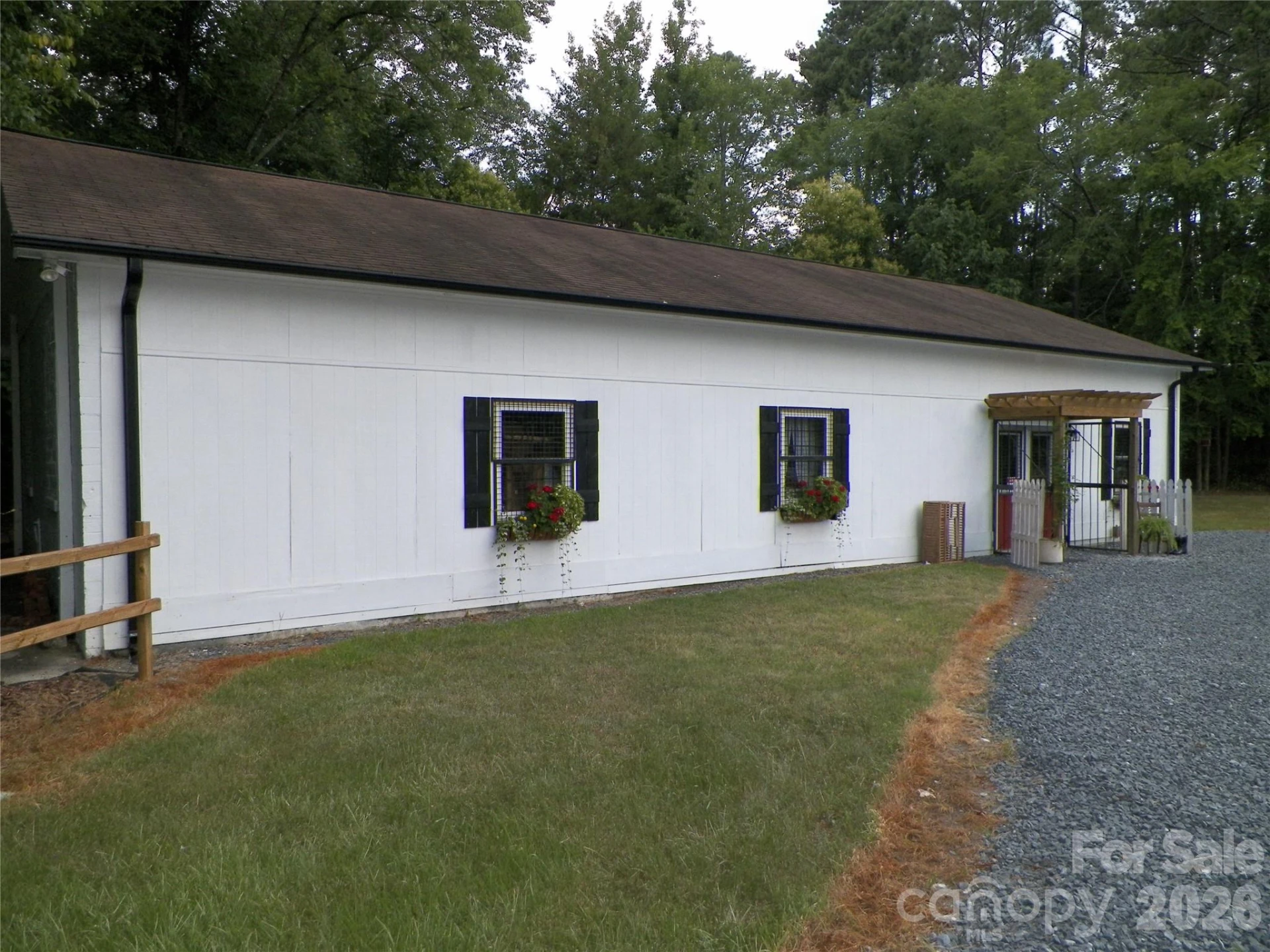 500 Julius Chambers Avenue - Photo 4