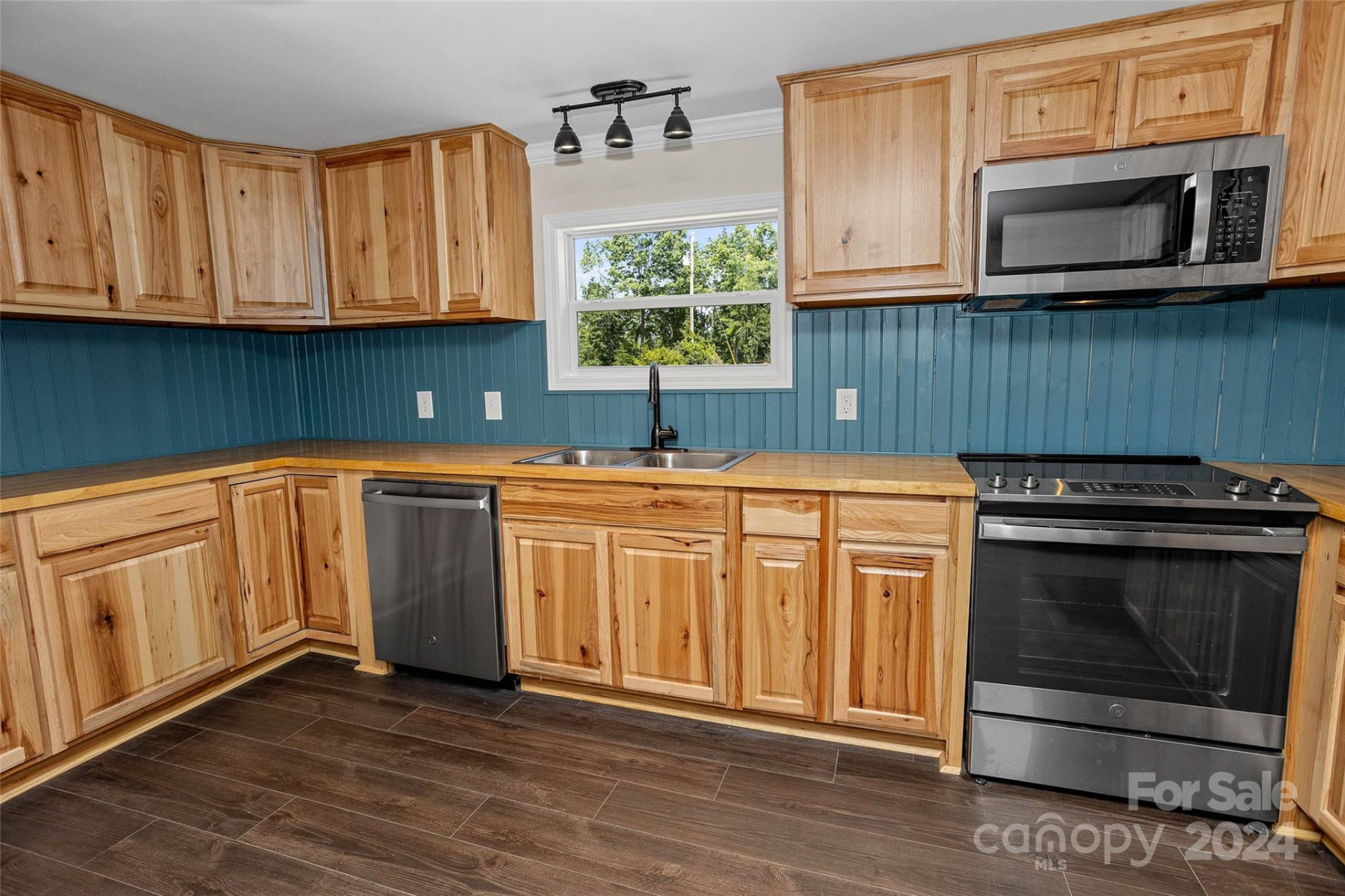 290 Boland Drive - Photo 17