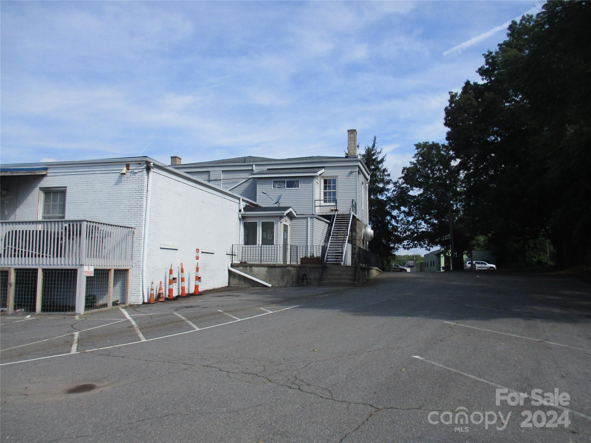 232 Haywood Street - Photo 4