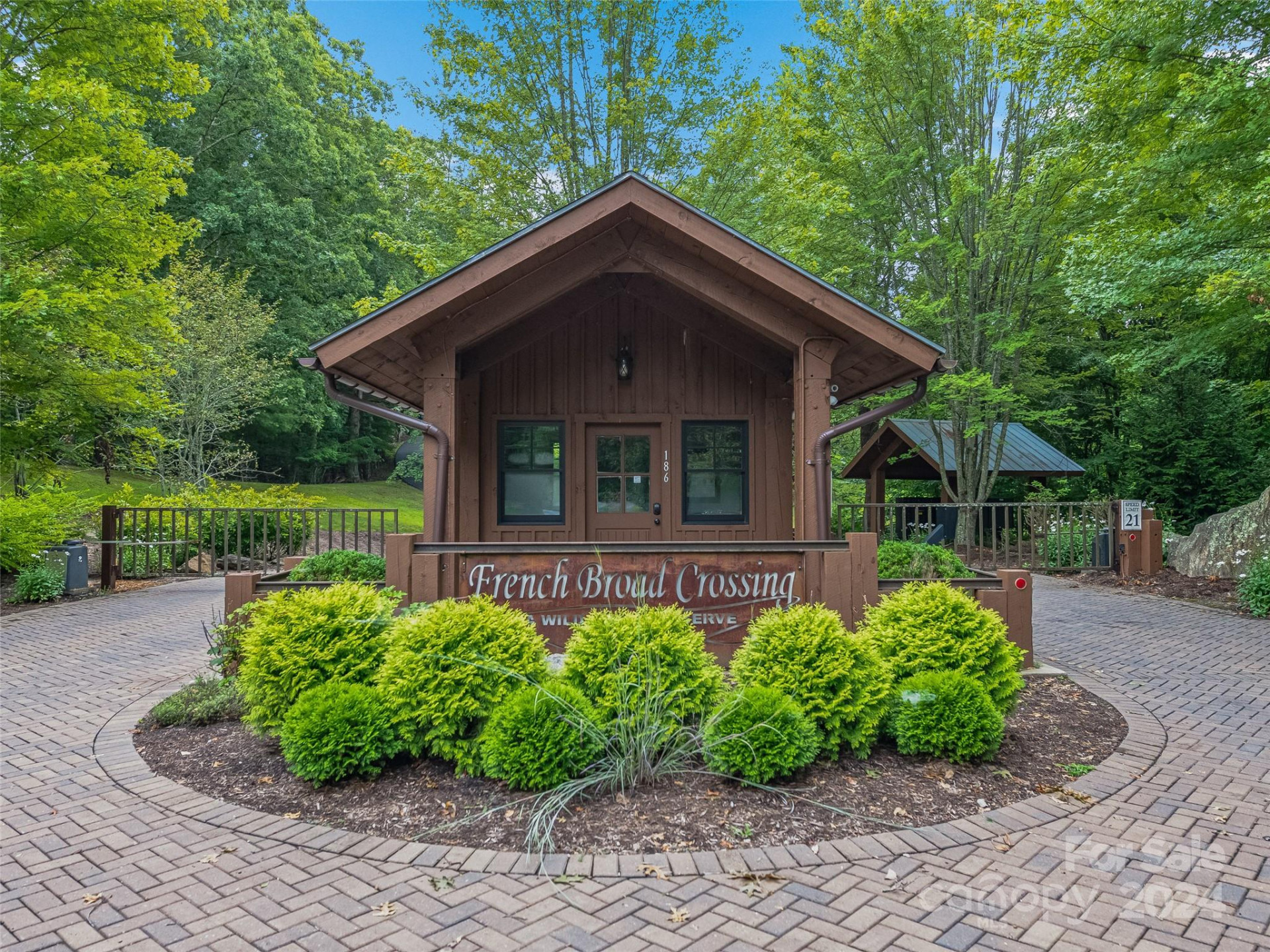 4155 French Broad Parkway - Photo 26