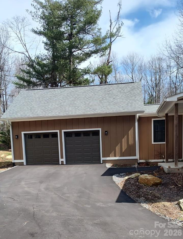 654 Hollybrook Drive - Photo 3