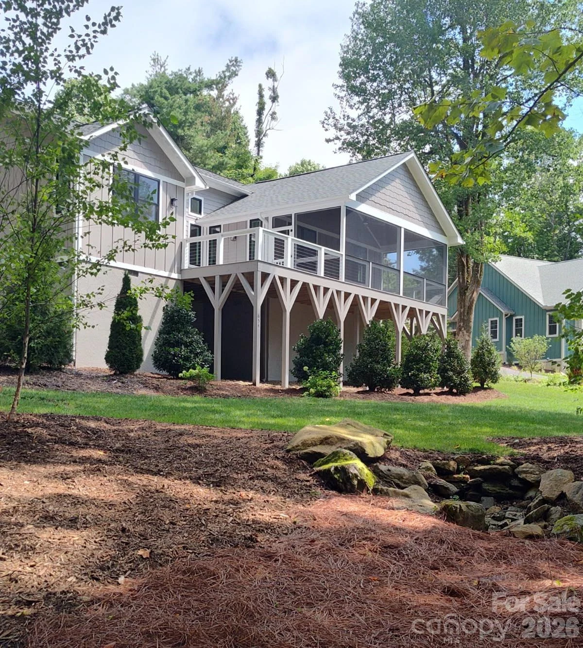 654 Hollybrook Drive - Photo 2