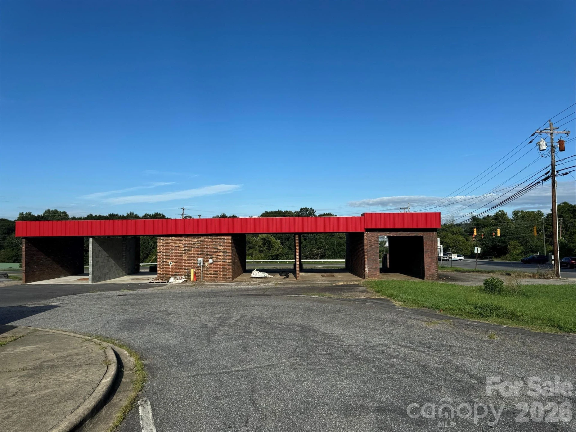324 Sanford Drive - Photo 2