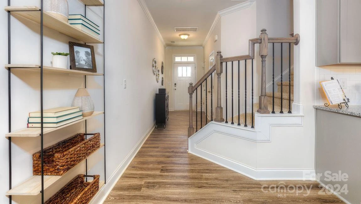 300 Creekview Road - Photo 3