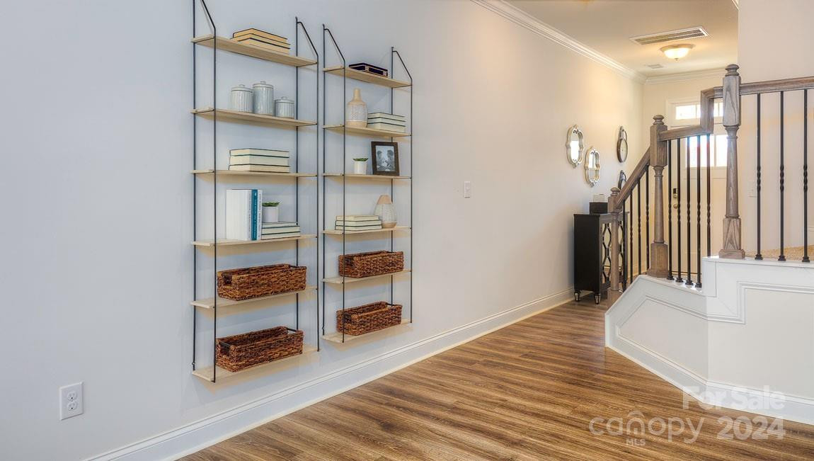 300 Creekview Road - Photo 4