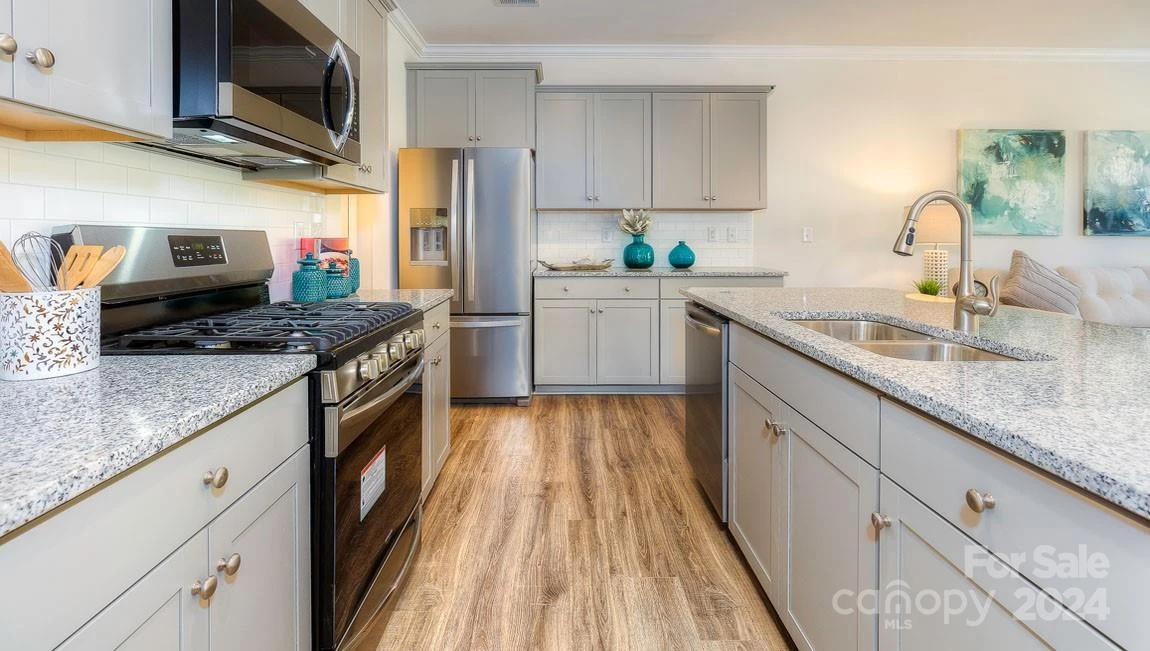300 Creekview Road - Photo 10