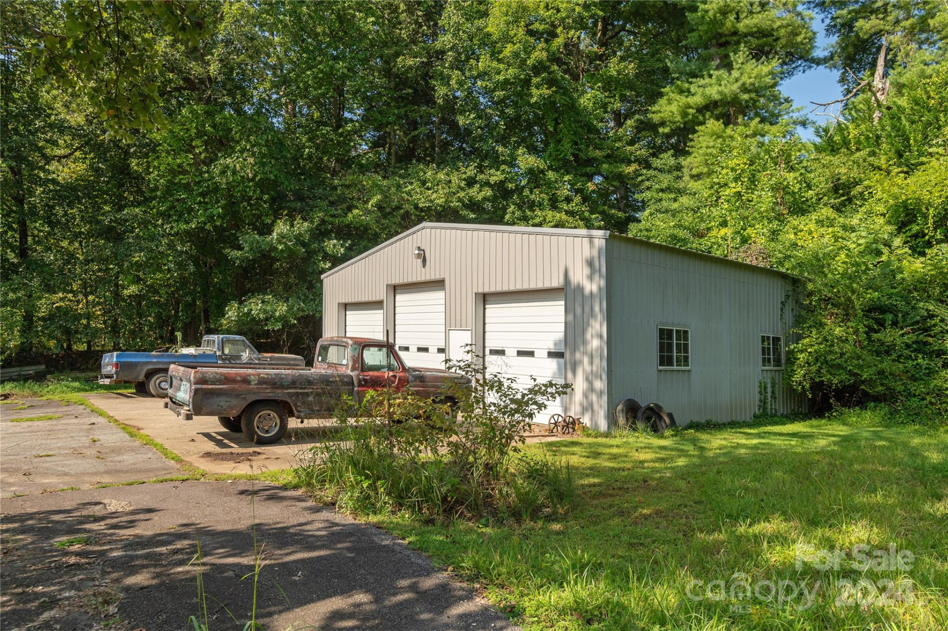 1925 Windsor Drive - Photo 10