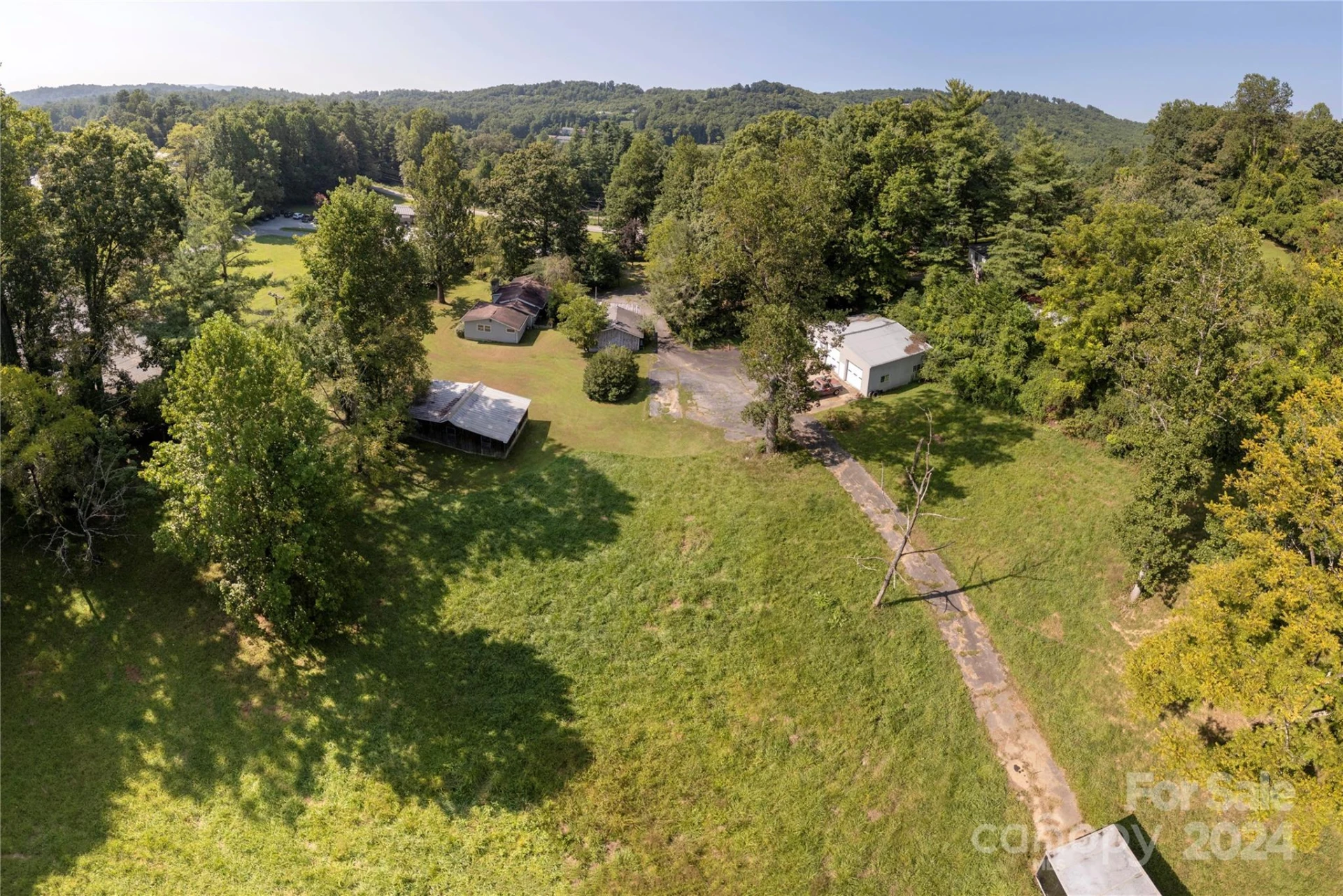 1925 Windsor Drive - Photo 4