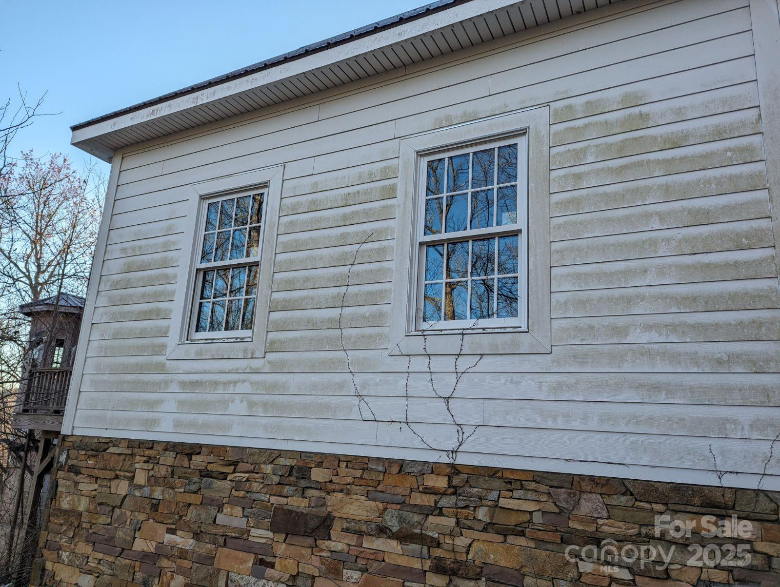 1605 Golden Road - Photo 14