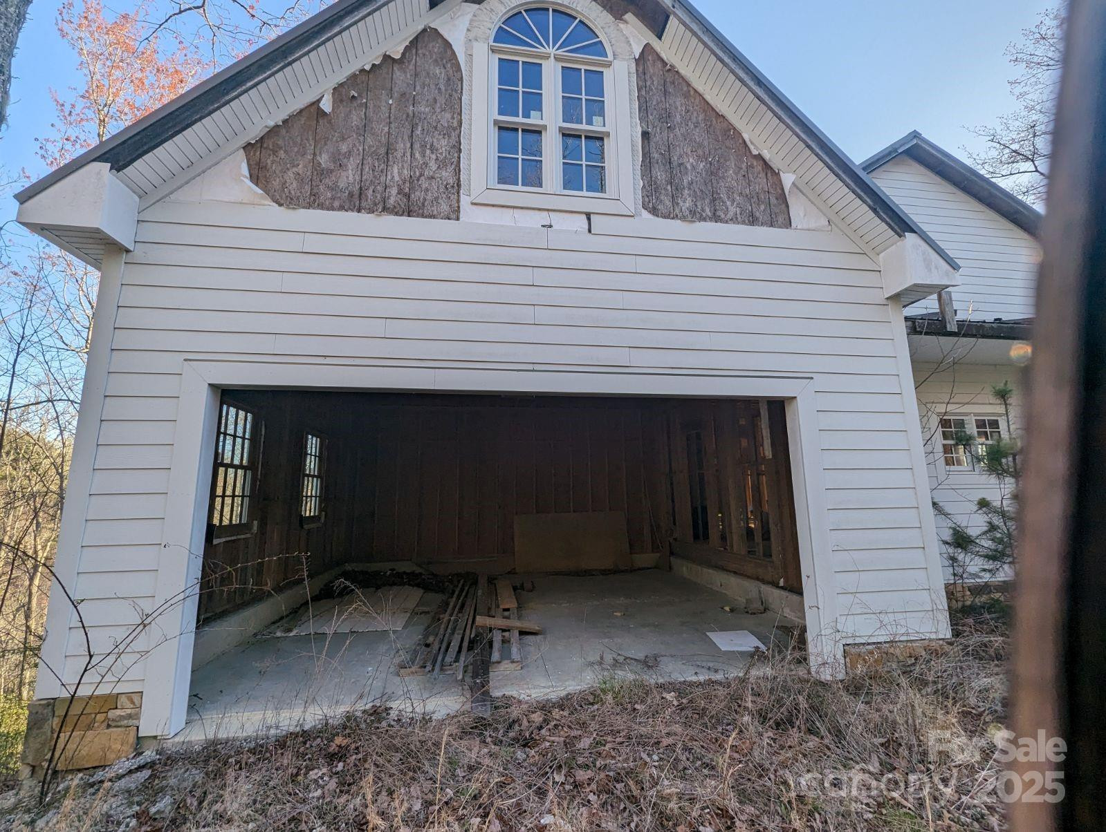 1605 Golden Road - Photo 5