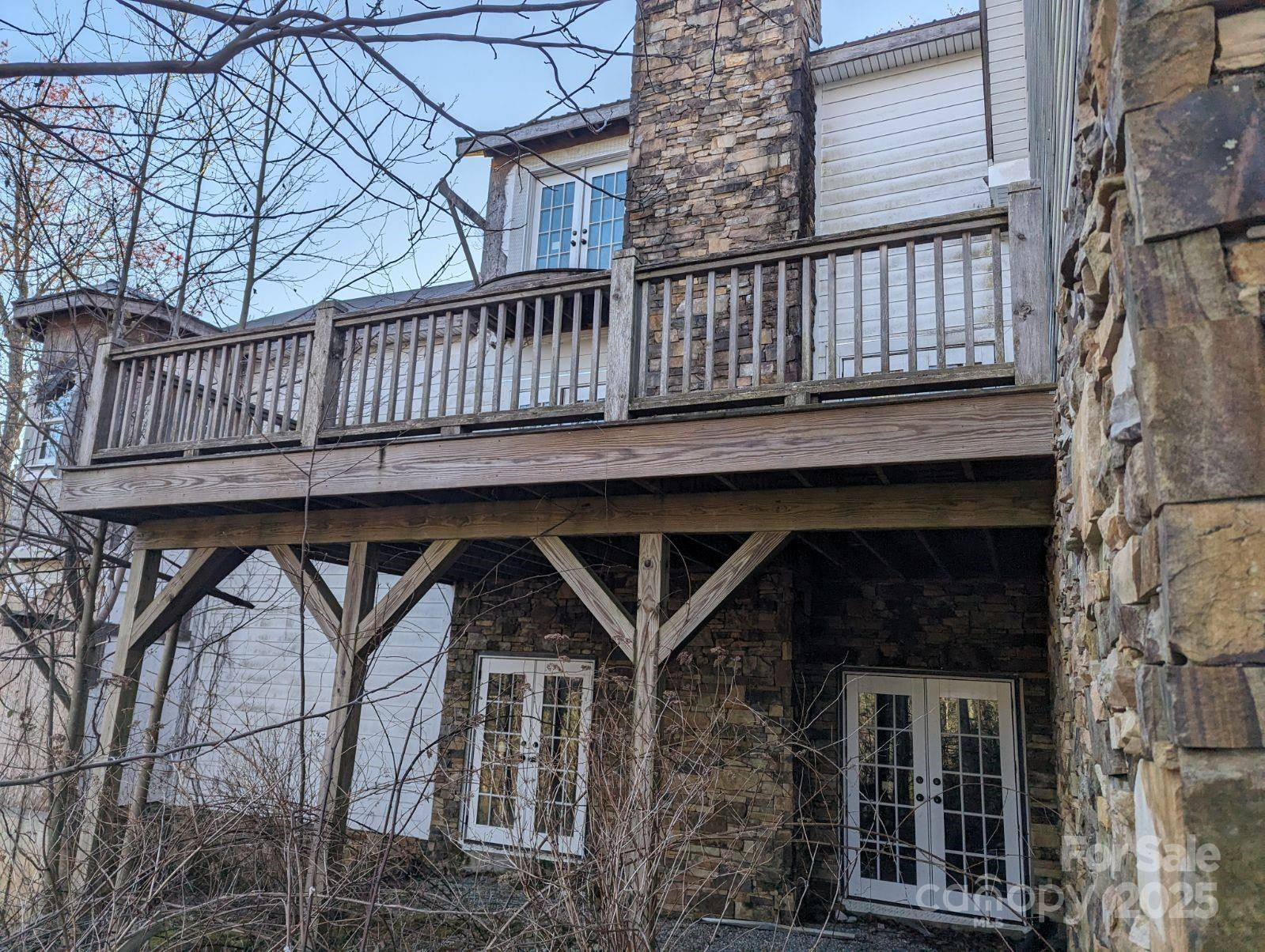 1605 Golden Road - Photo 6