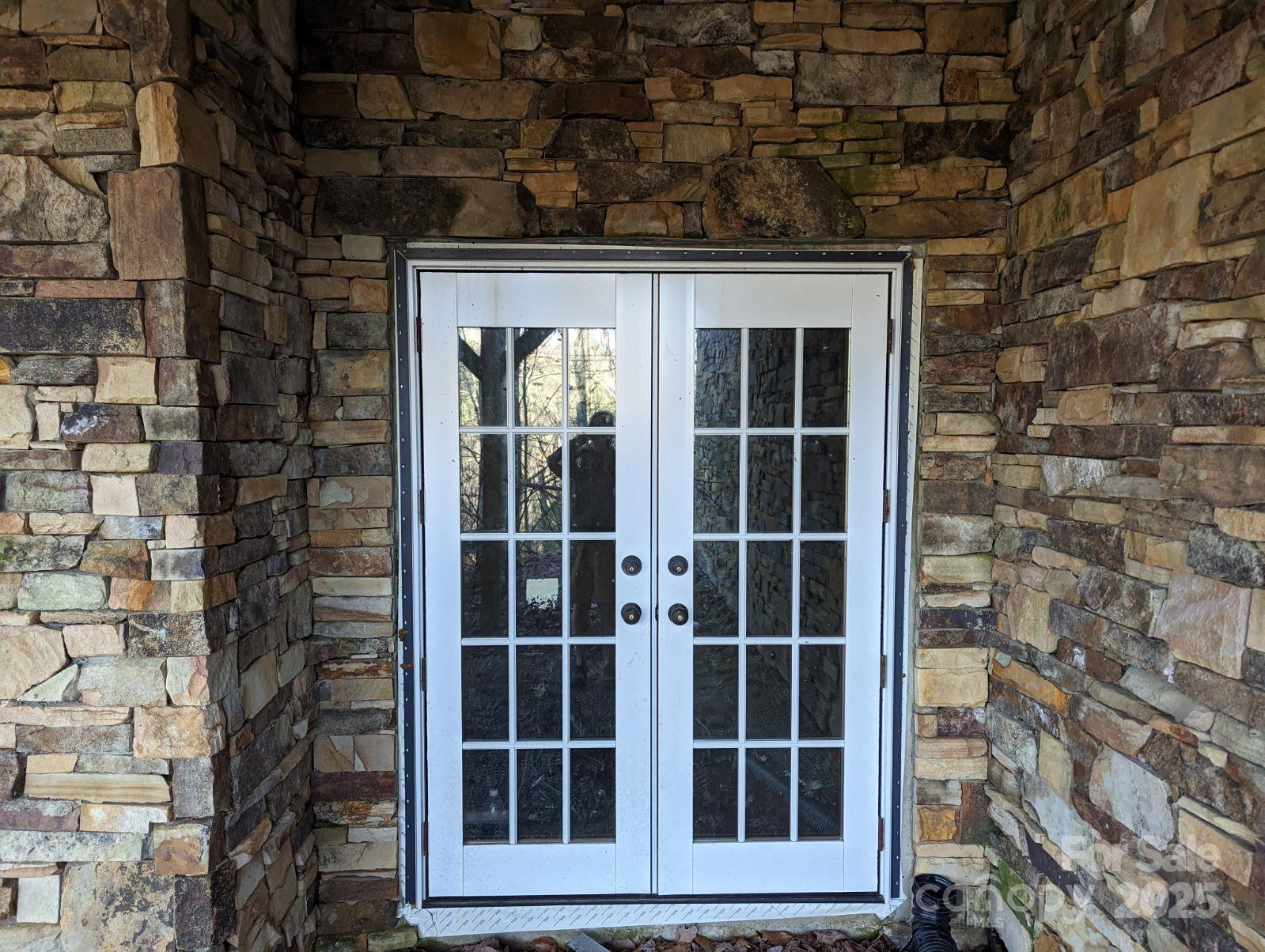 1605 Golden Road - Photo 7