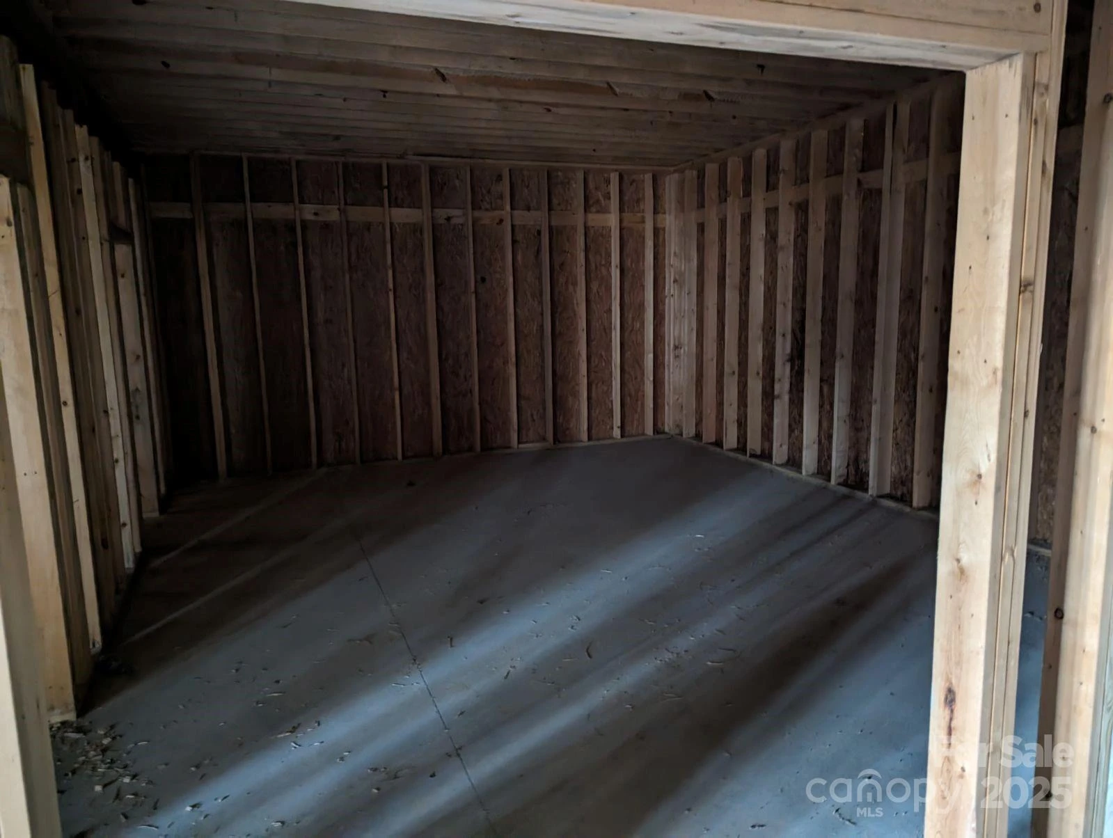 1605 Golden Road - Photo 9
