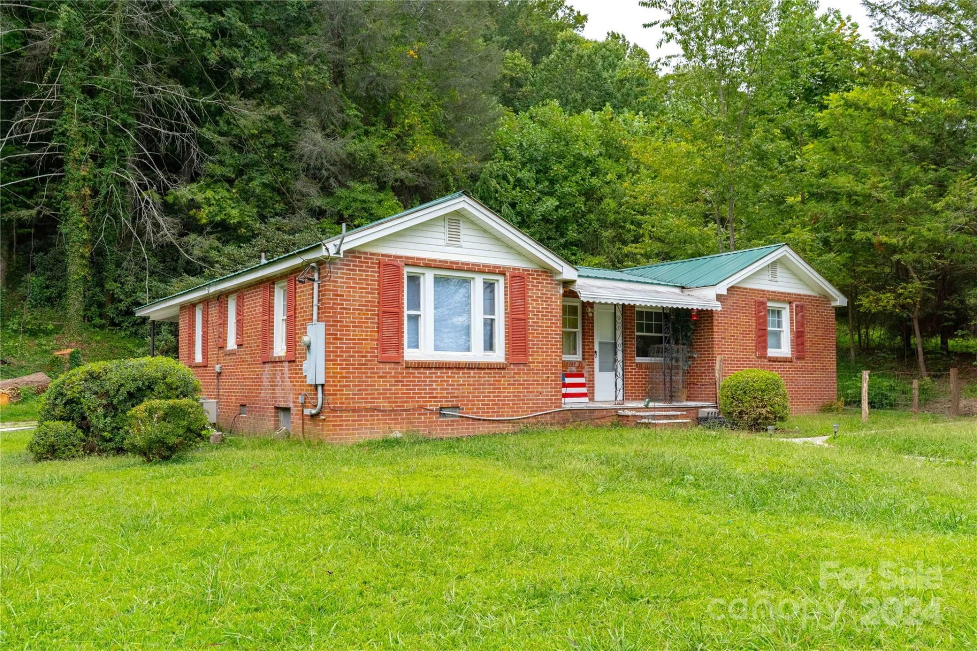 603 Halsbury Avenue - Photo 2