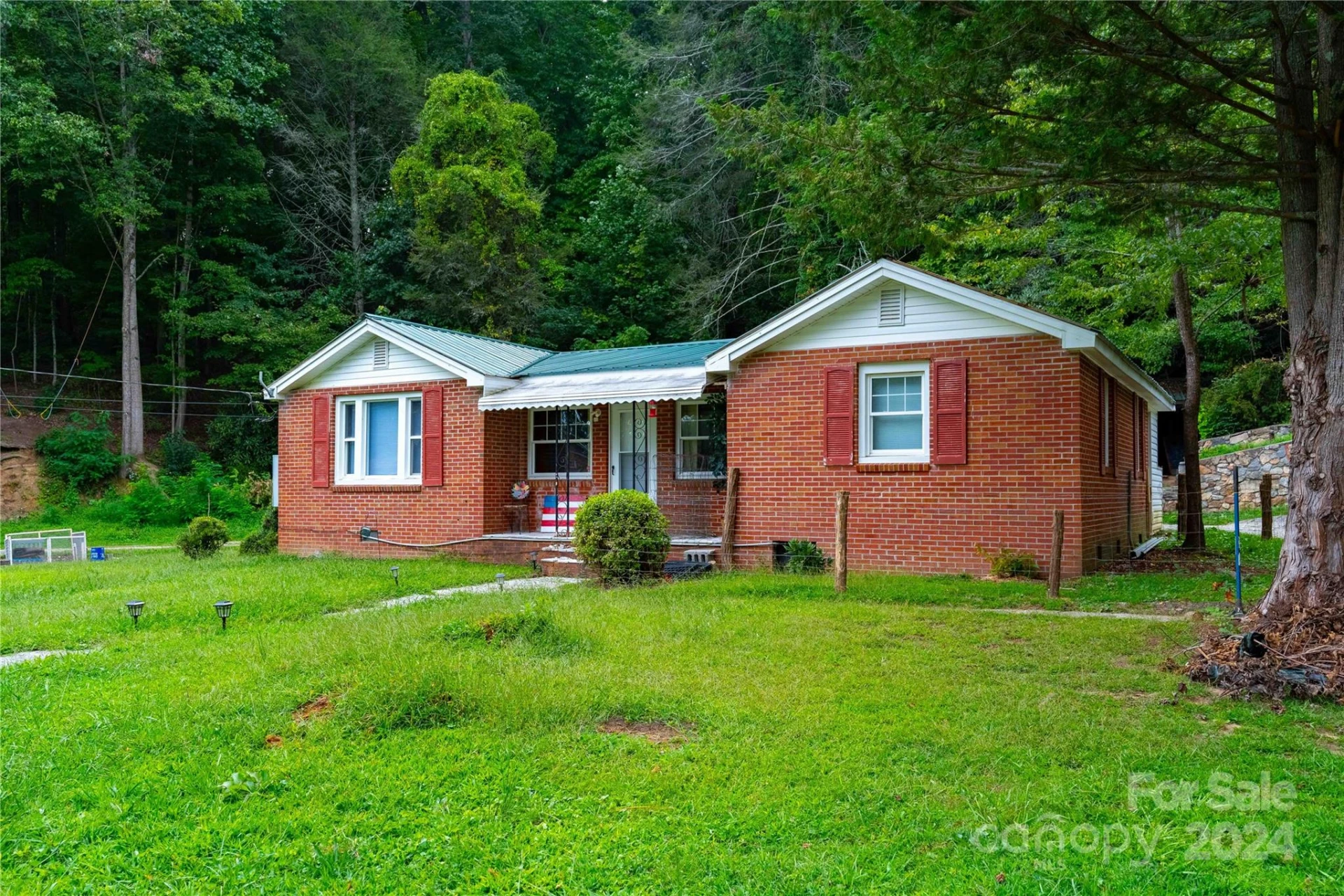 603 Halsbury Avenue - Photo 3