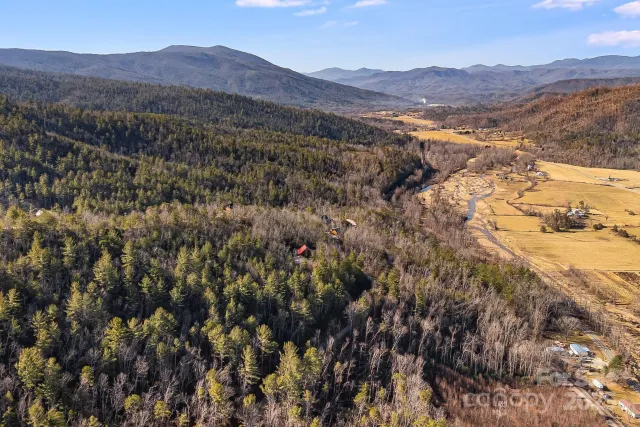 000 Fox Ridge Trail