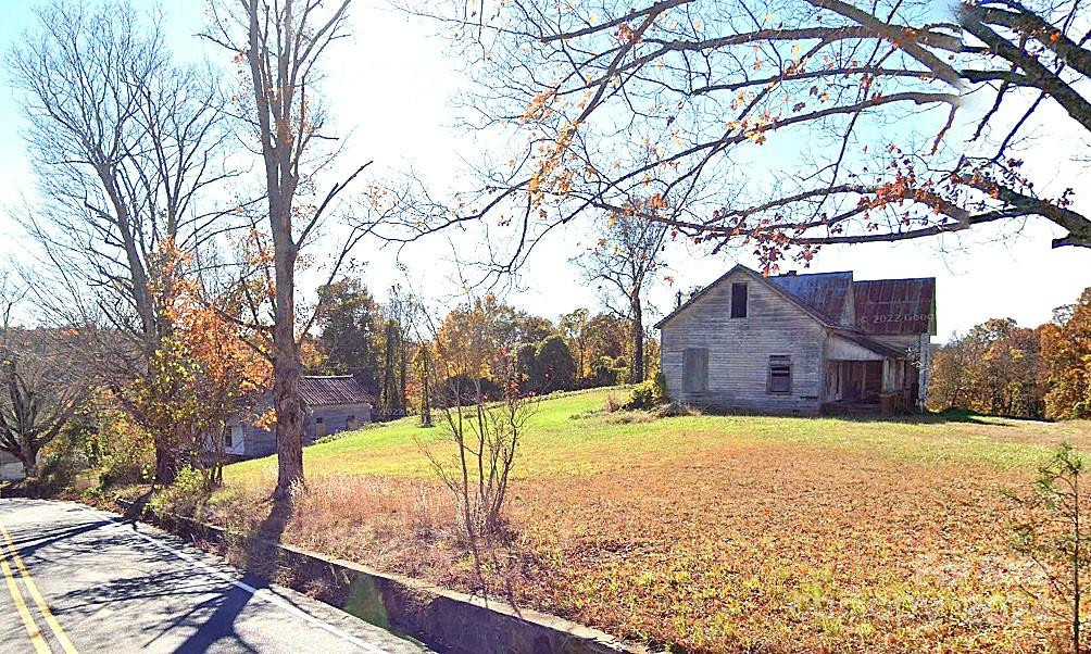 4246 Henry River Road - Photo 3