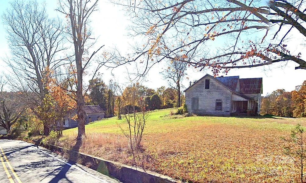 4246 Henry River Road - Photo 3