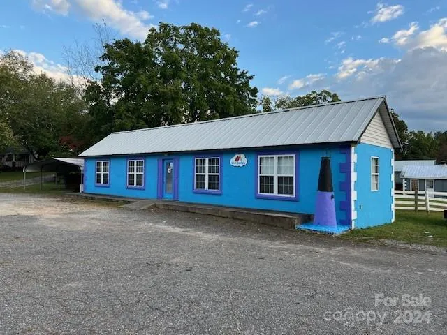 2425 US 70 Highway