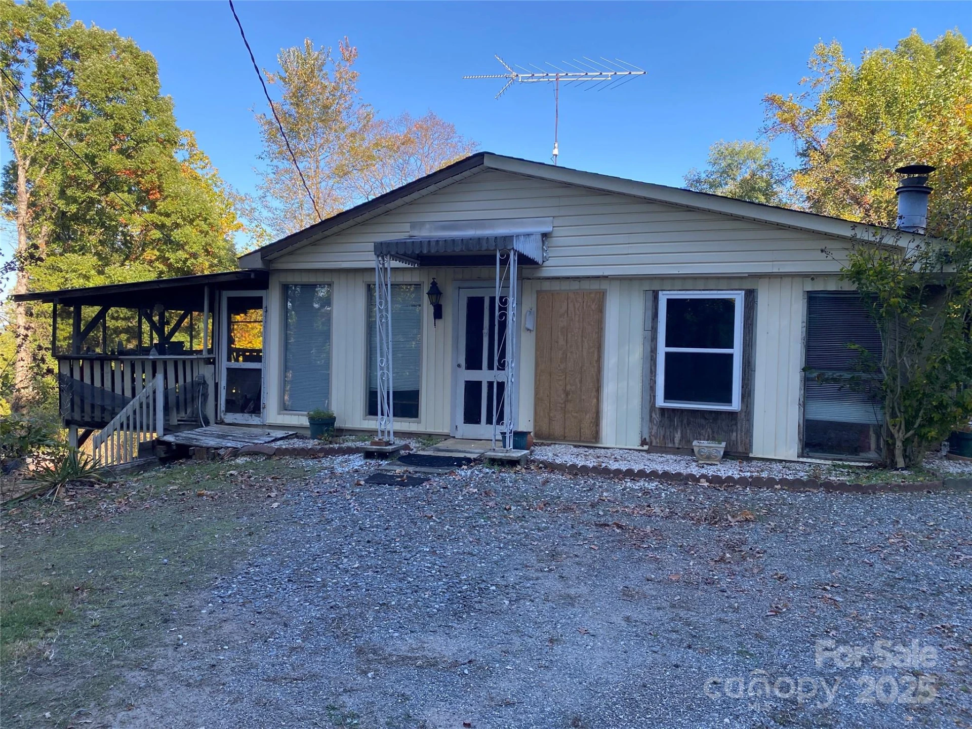 3642 Barus Pond Loop