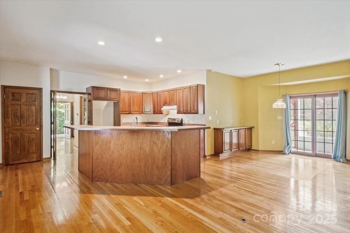 5580 Greenville Highway - Photo 21