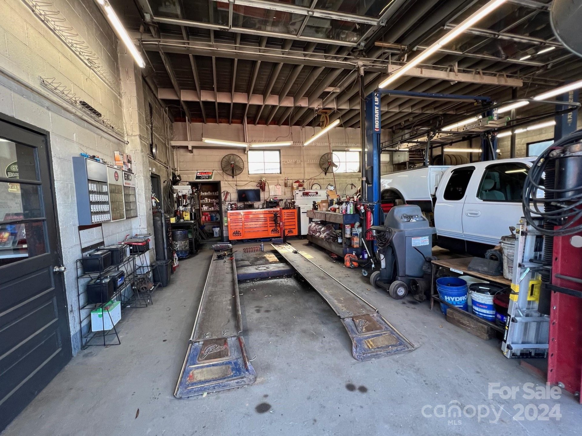 2140 US 70 Highway - Photo 8