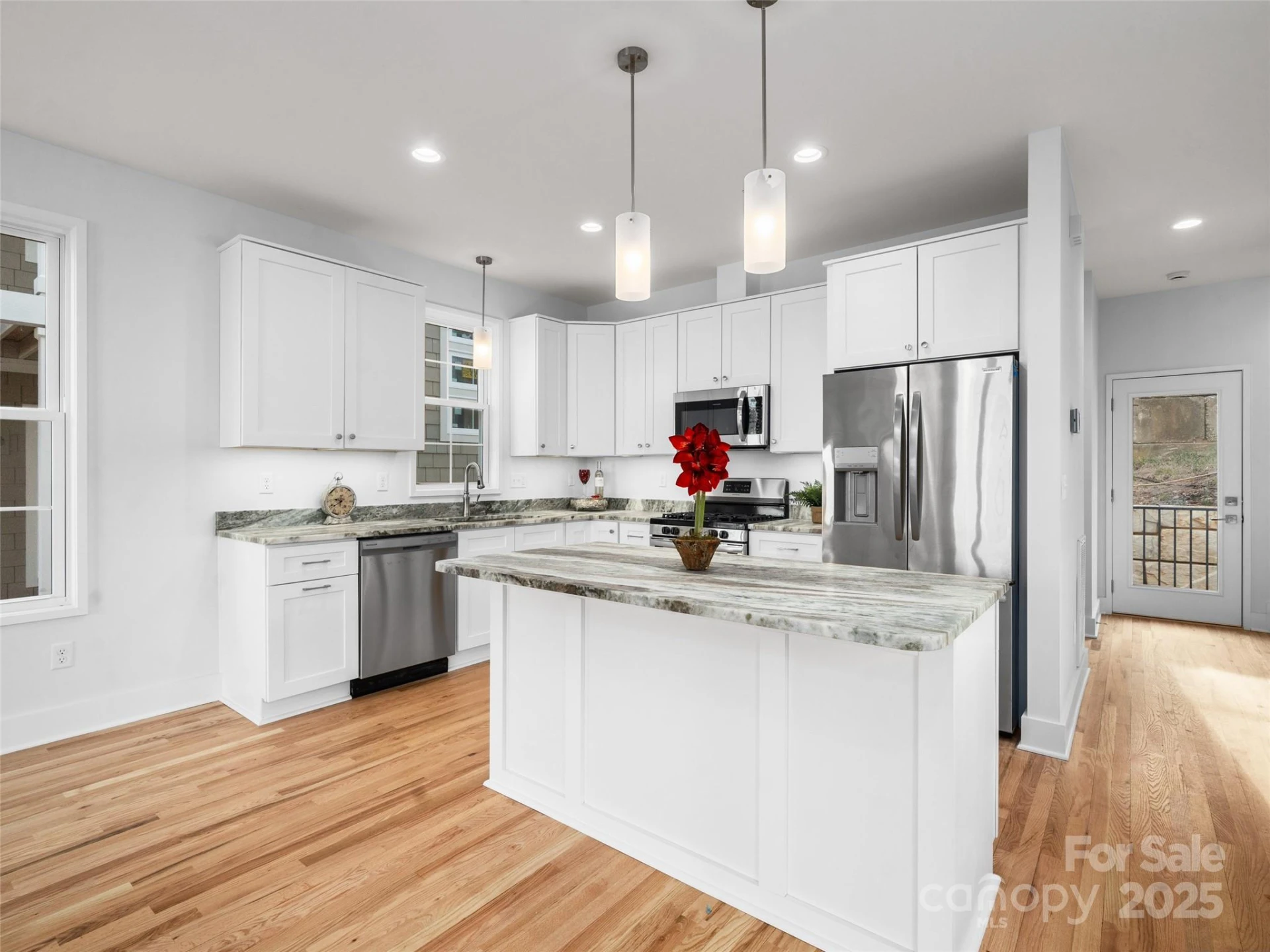 24 Skyvue Court #D - Photo 5