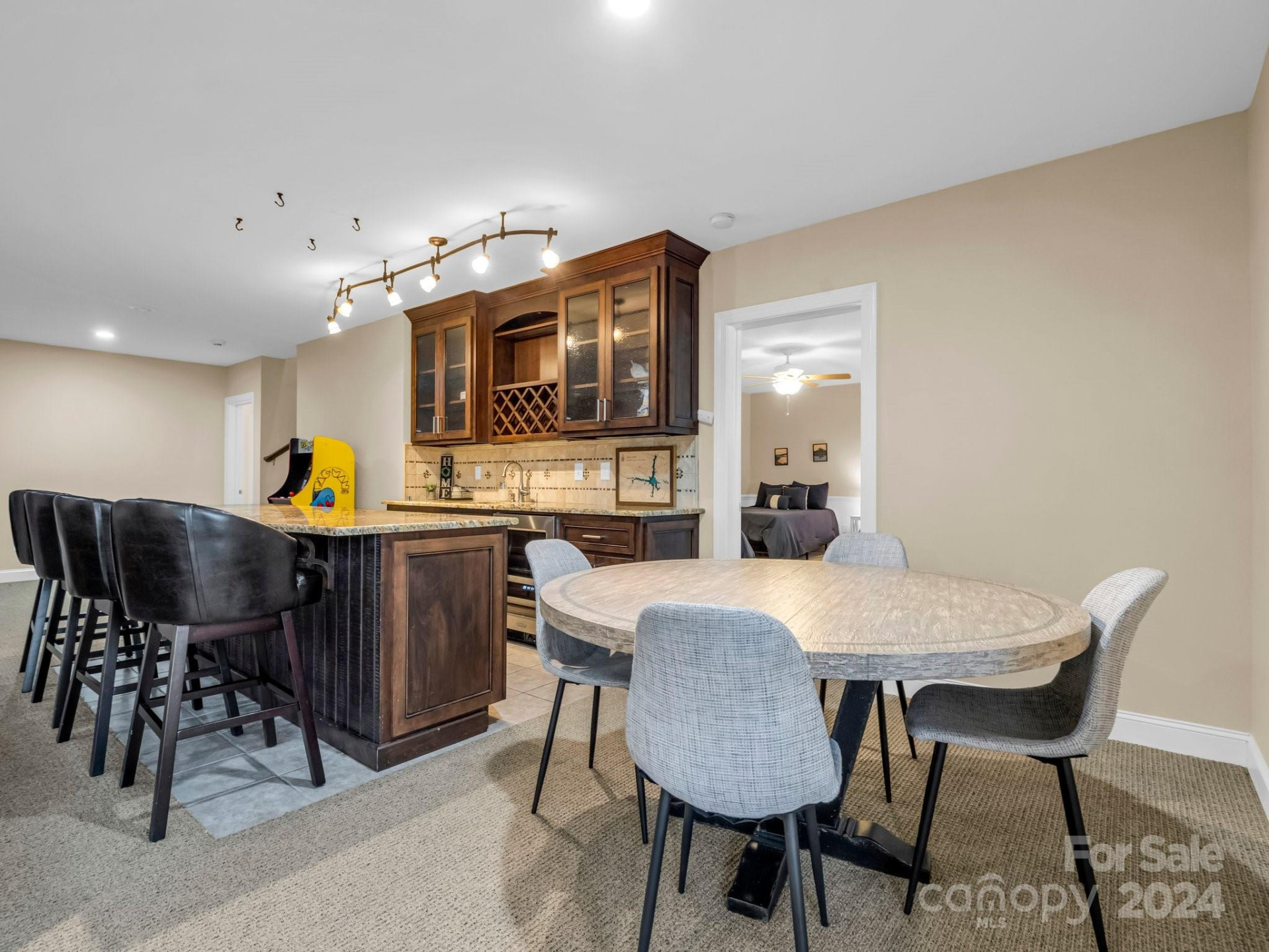 148 Courtland Court - Photo 24