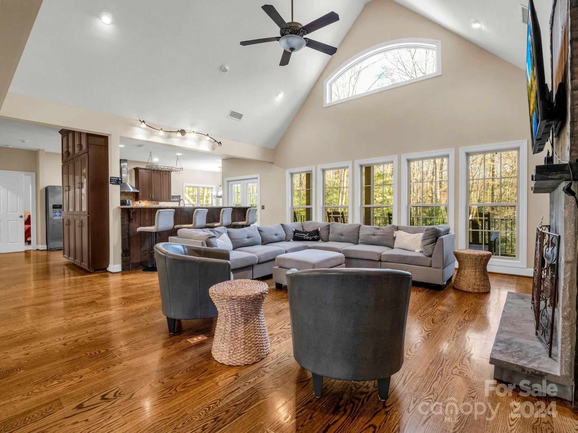 148 Courtland Court - Photo 4