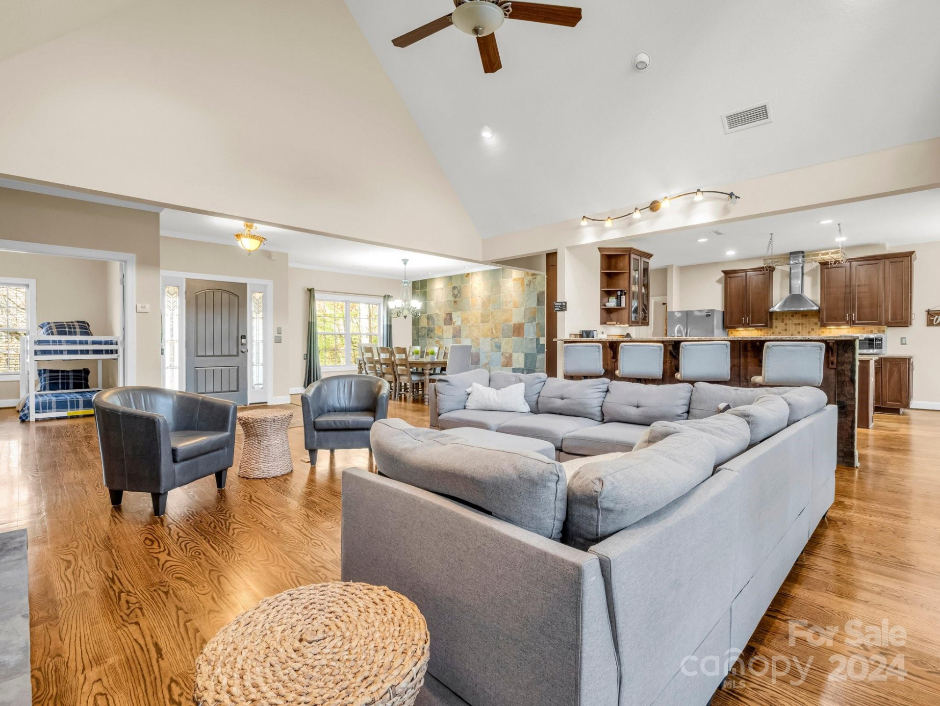 148 Courtland Court - Photo 9