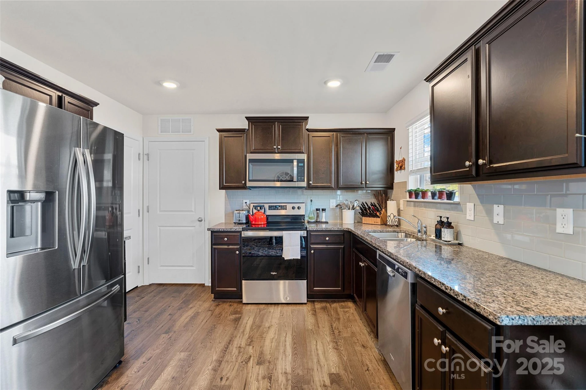 64 Benedict Lane - Photo 8
