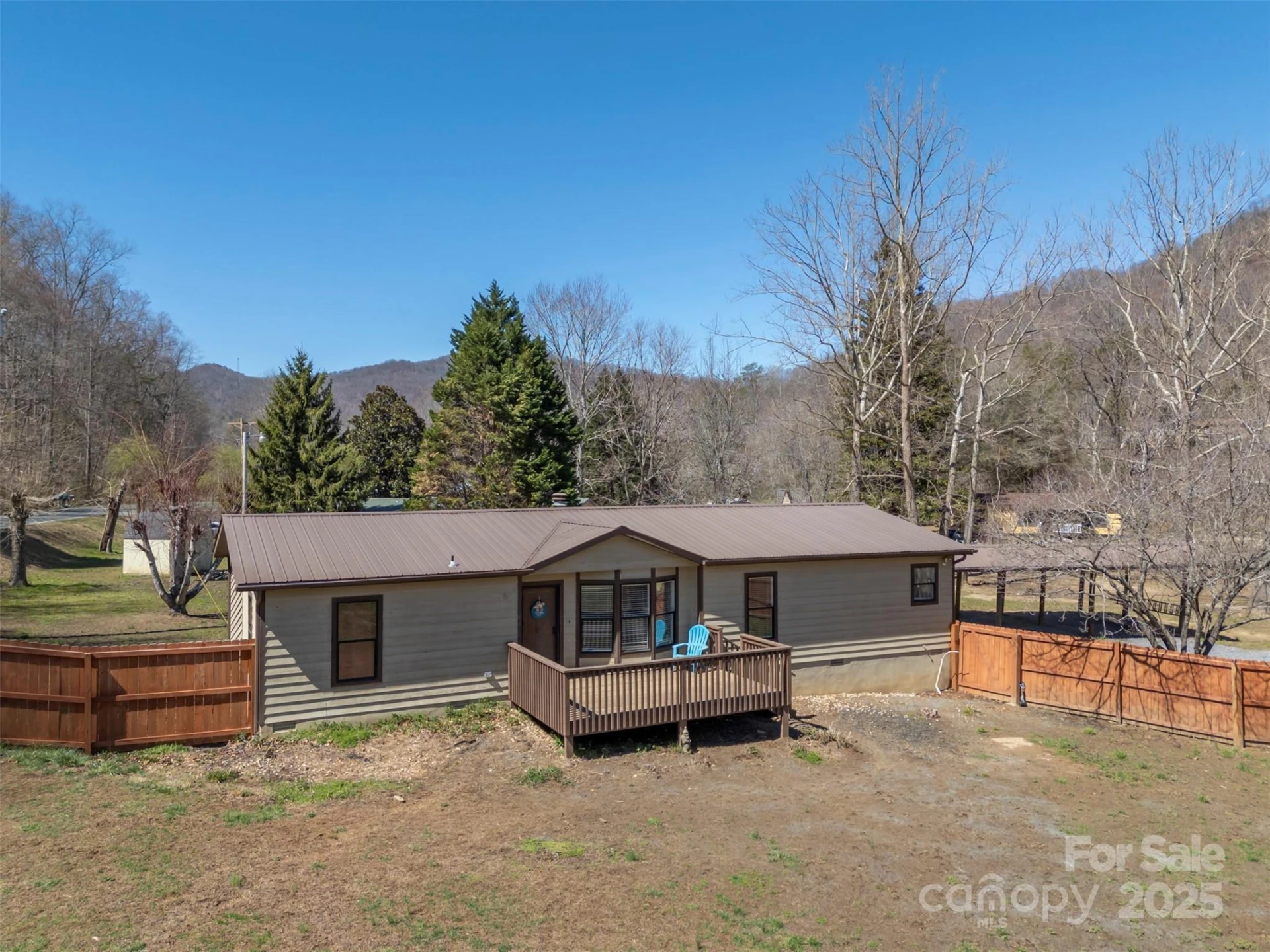 121 Julian Way - Photo 2